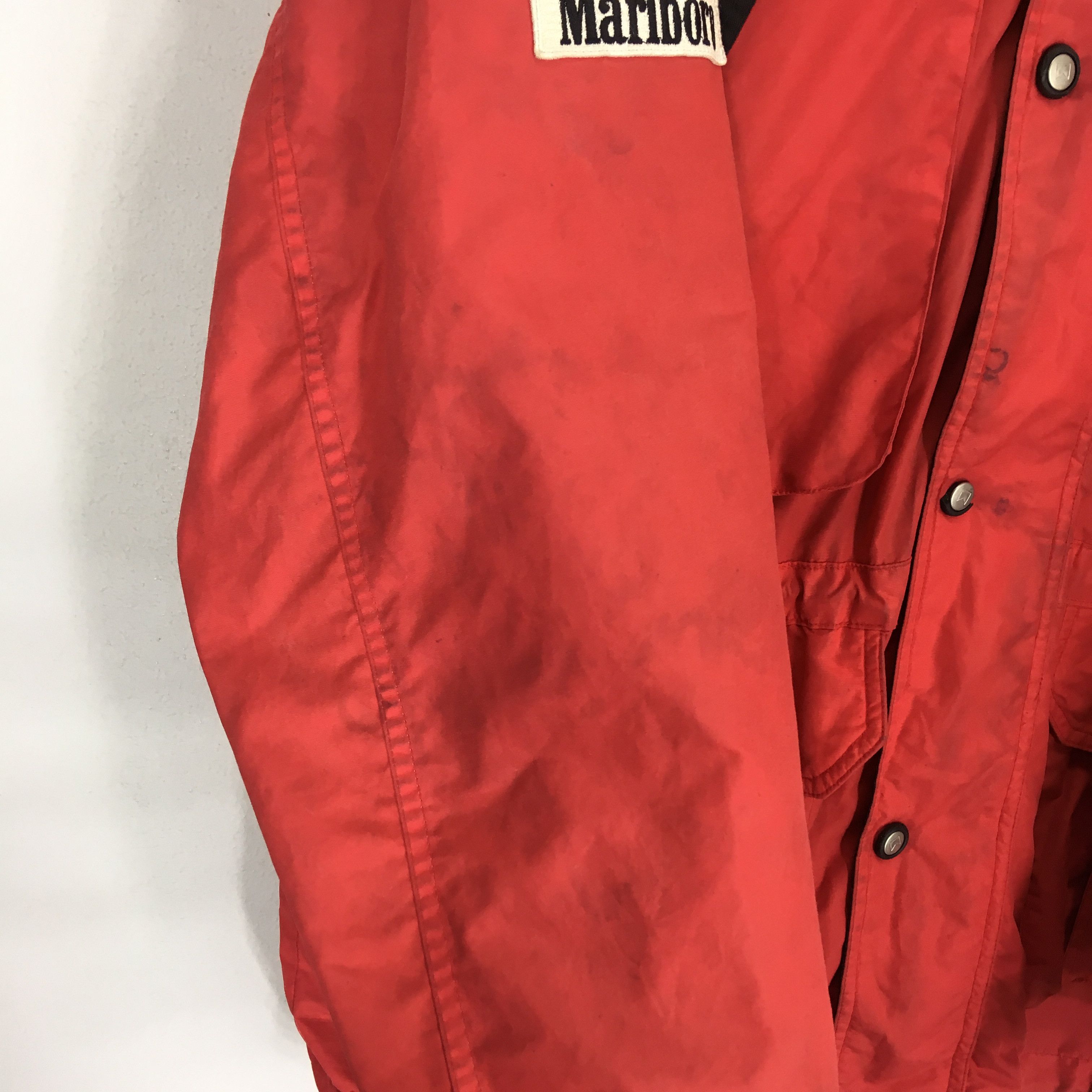 Marlboro Vintage 90s Marlboro Adventure Team Red Ski Jacket Size US L / EU 52-54 / 3 - 9 Thumbnail