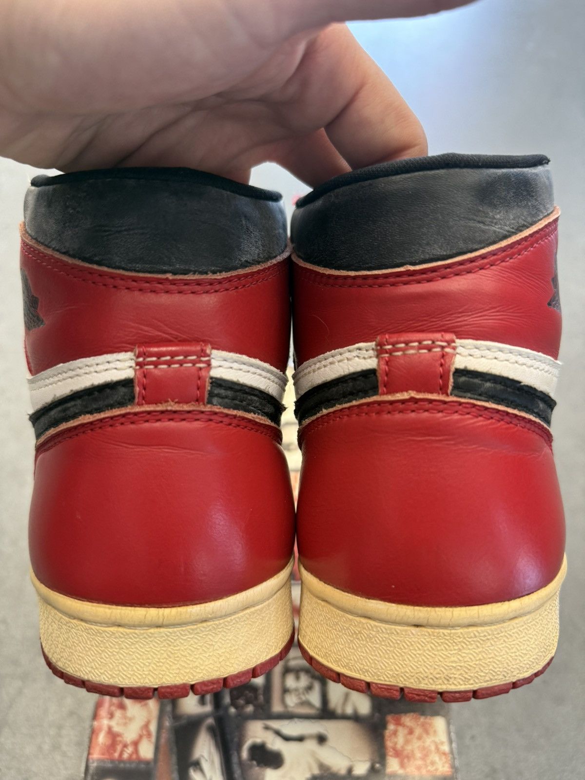 Jordan Brand 1994 Air Jordan 1 Chicago High Size 7.5 (Replacement Box) Size US 7.5 / EU 40-41 - 11 Thumbnail