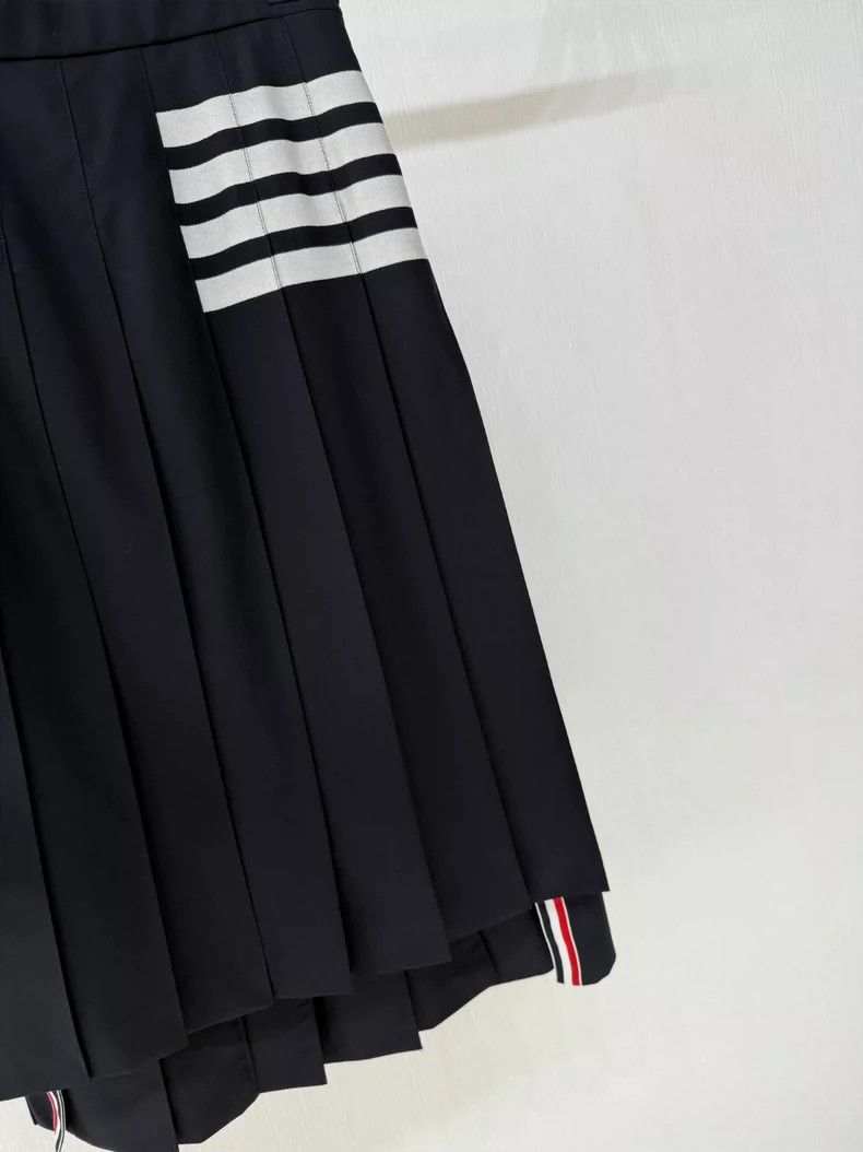 Thom Browne Thom Browne A hundred-ply wool skirt Size 26" / US 2 / IT 38 - 2 Thumbnail