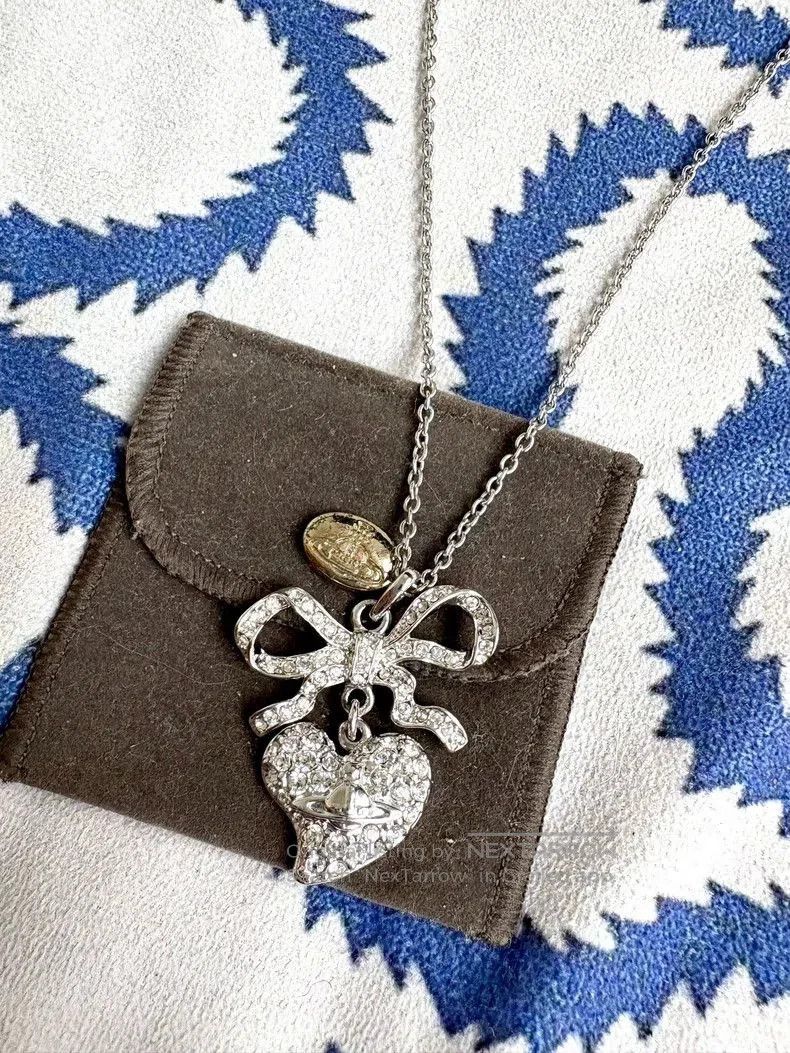 Vivienne Westwood Vivienne Westwood Crystal Bow Heart Necklace. Size ONE SIZE - 1 Thumbnail