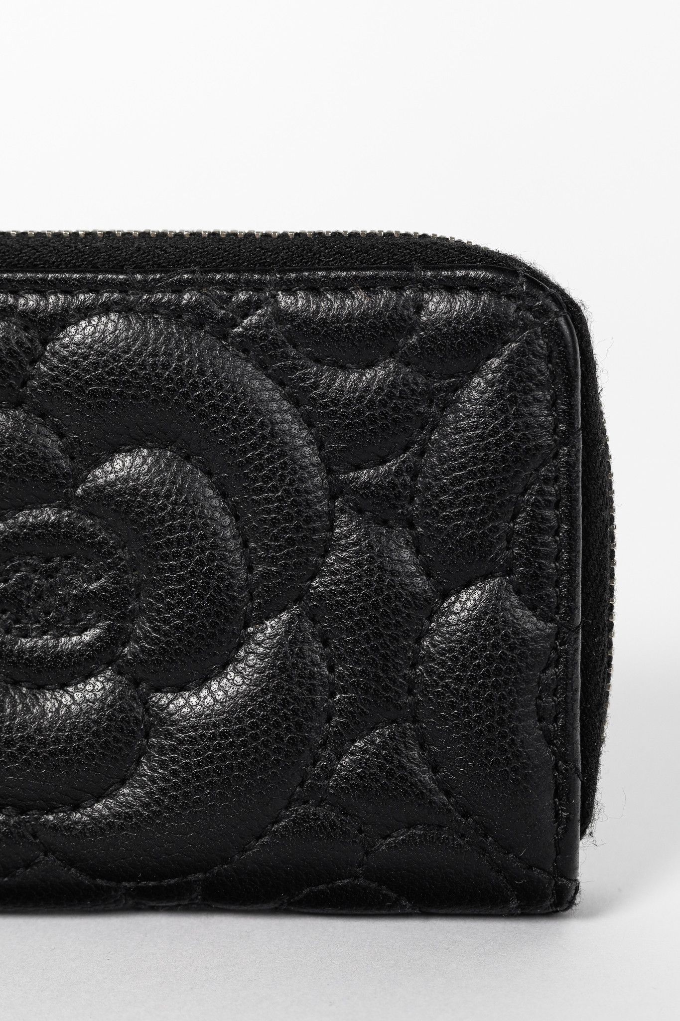 Chanel Chanel Black Caviar Leather Camellia-Embossed Key Holder Size ONE SIZE - 5 Thumbnail