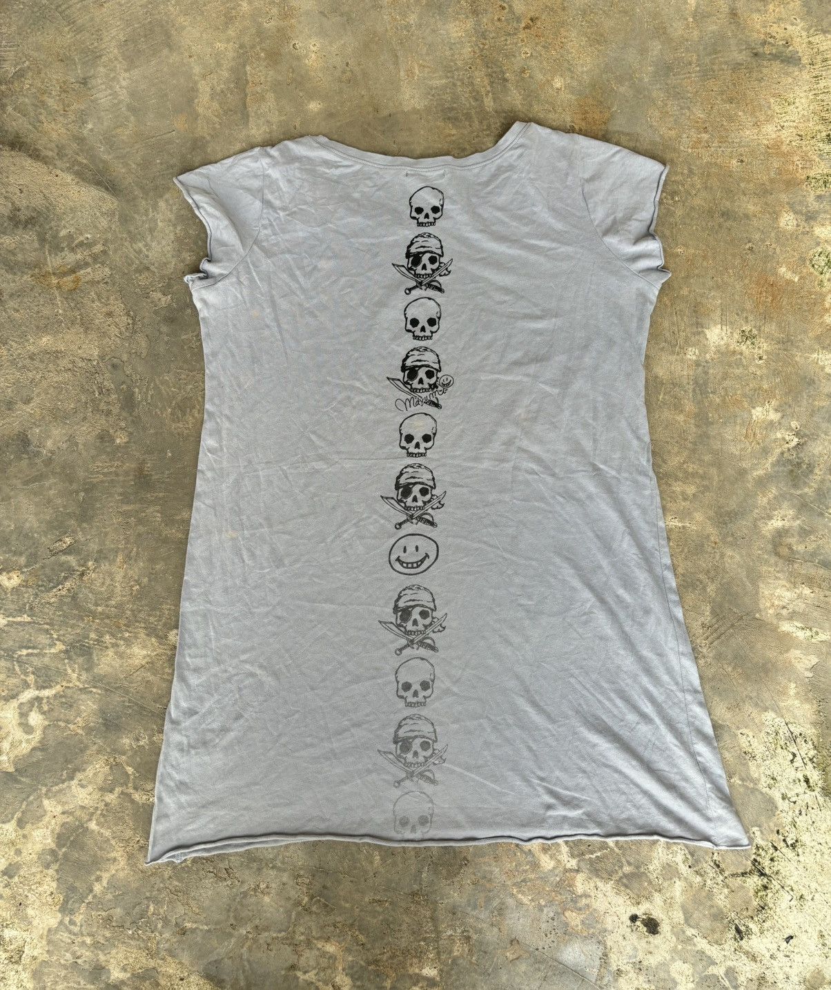 Uniqlo Y2k Skull Uniqlo Punk Style Tshirt Size US XL / EU 56 / 4 - 2 Thumbnail