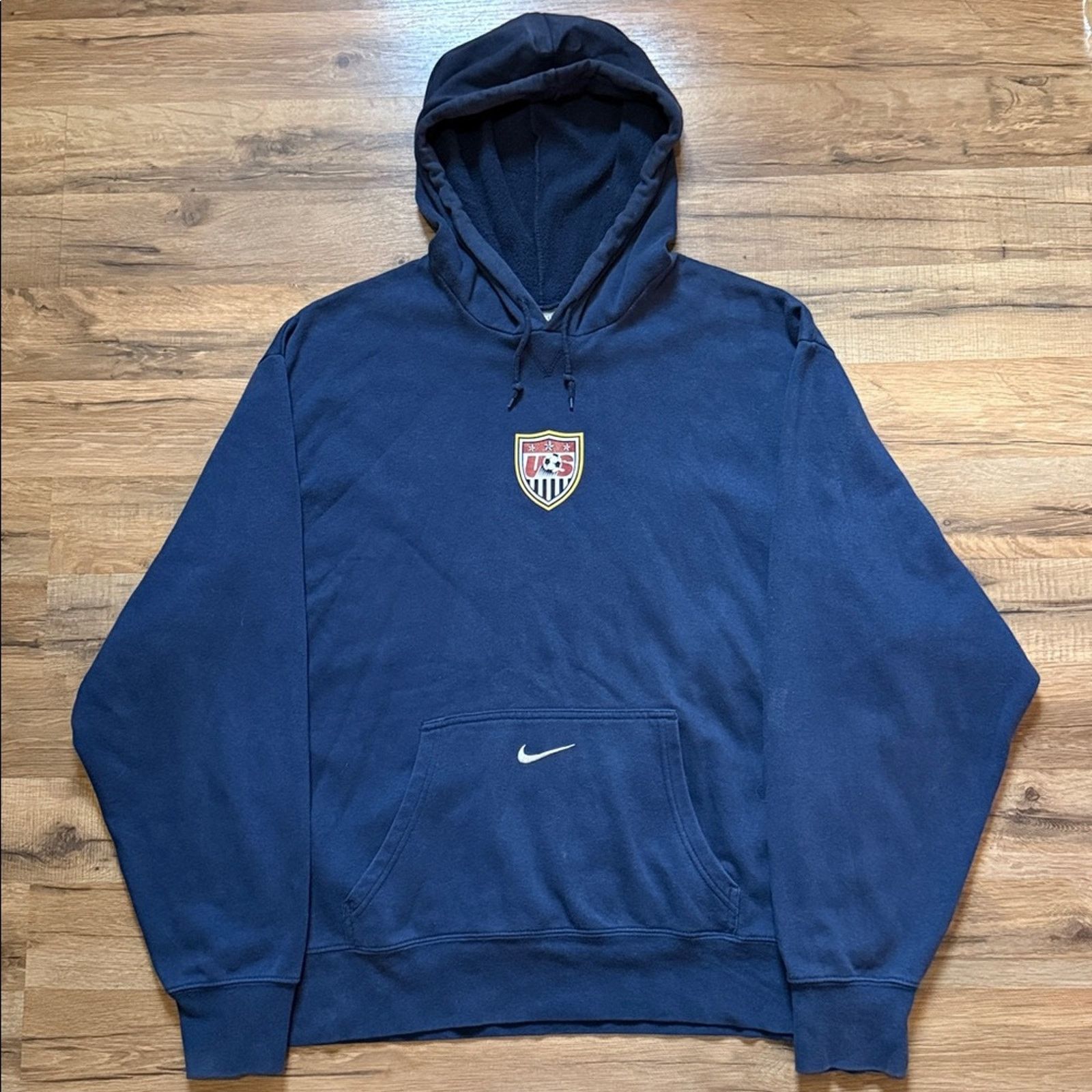 Nike Y2K Nike USA Soccer Center Swoosh Pocket Hoodie Sweatshirt Size US XL / EU 56 / 4 - 1 Thumbnail
