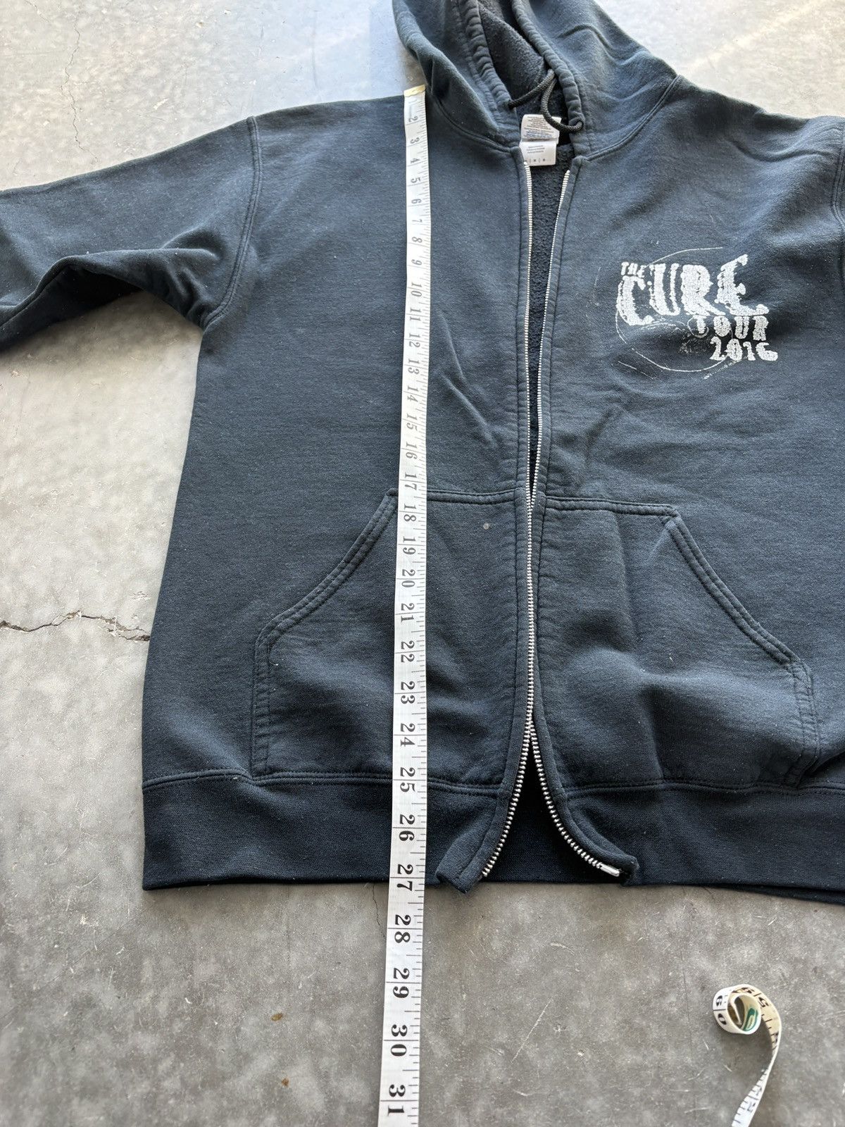Vintage 2016 The Cure Tour Zip Up Hoodie Size US M / EU 48-50 / 2 - 9 Thumbnail