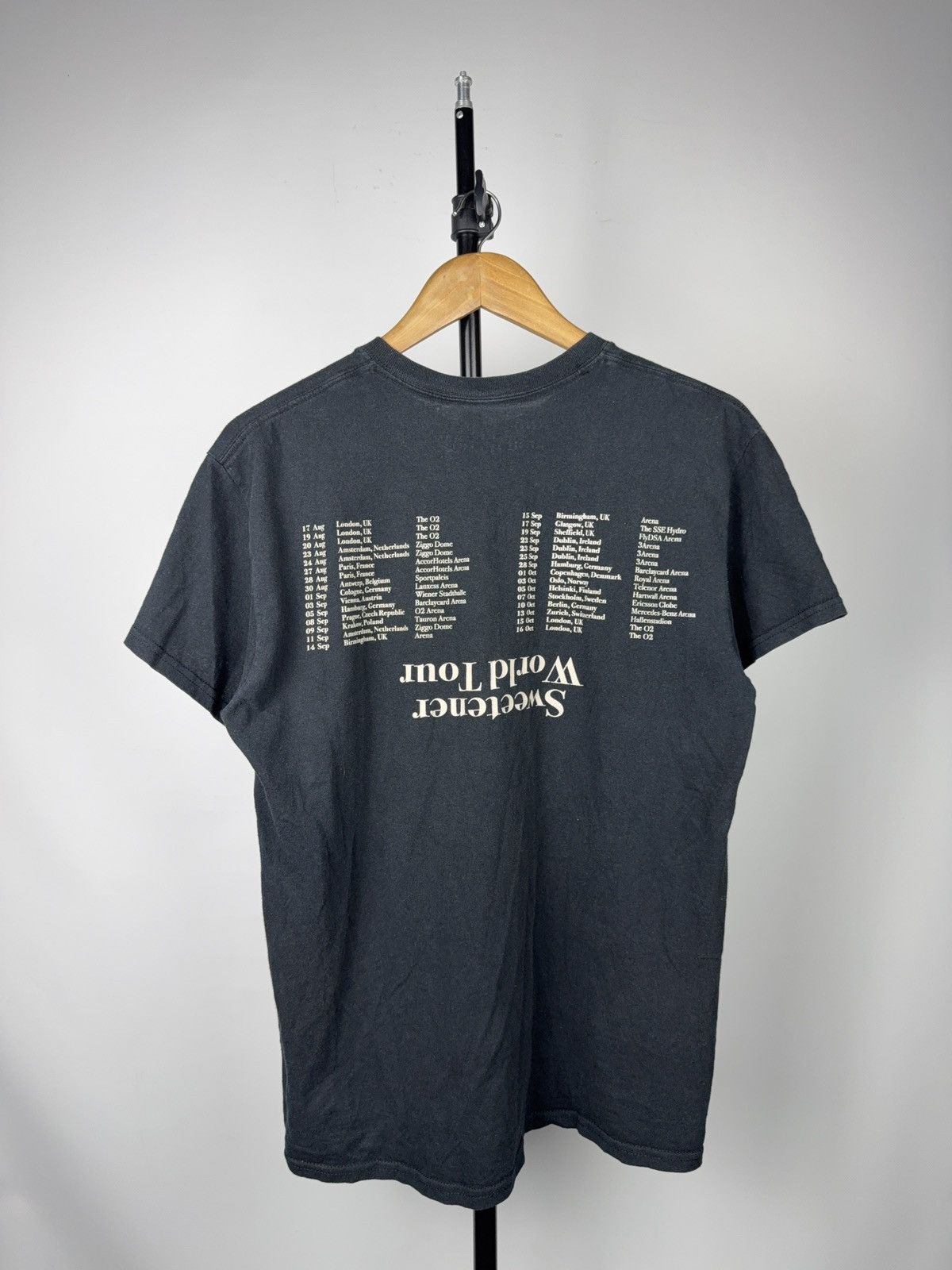 Band Tees Ariana Grande Sweetener World Tour 2019 T-Shirt M Size US M / EU 48-50 / 2 - 10 Thumbnail