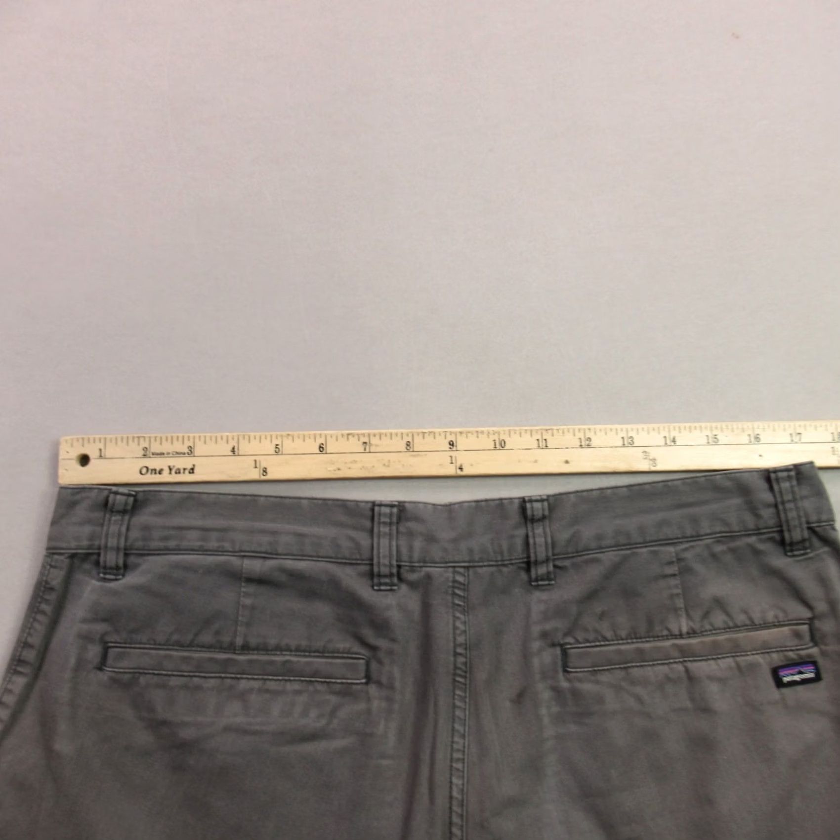 Patagonia Patagonia Shorts Chino Mens 34 Gray Golf Lightweight Outdoors Button Pockets Size US 34 / EU 50 - 7 Thumbnail