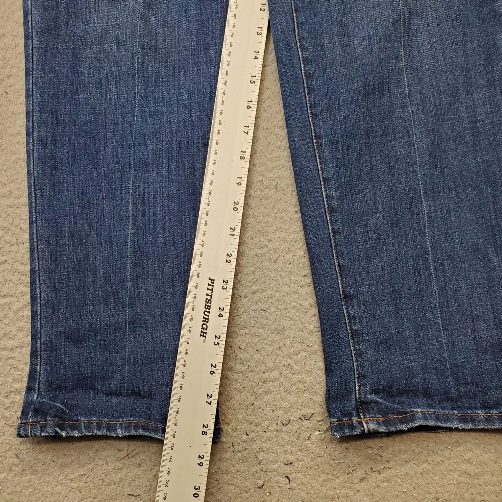 Talbots Talbots Everyday Jeans Womens 12 Blue Denim Relaxed Fit Tapered Leg Medium Wash Jeans 12 Womens Blue Denim Talbots Jeans Relaxed 5-Pocket Size 34" / US 12 / IT 48 - 4 Thumbnail