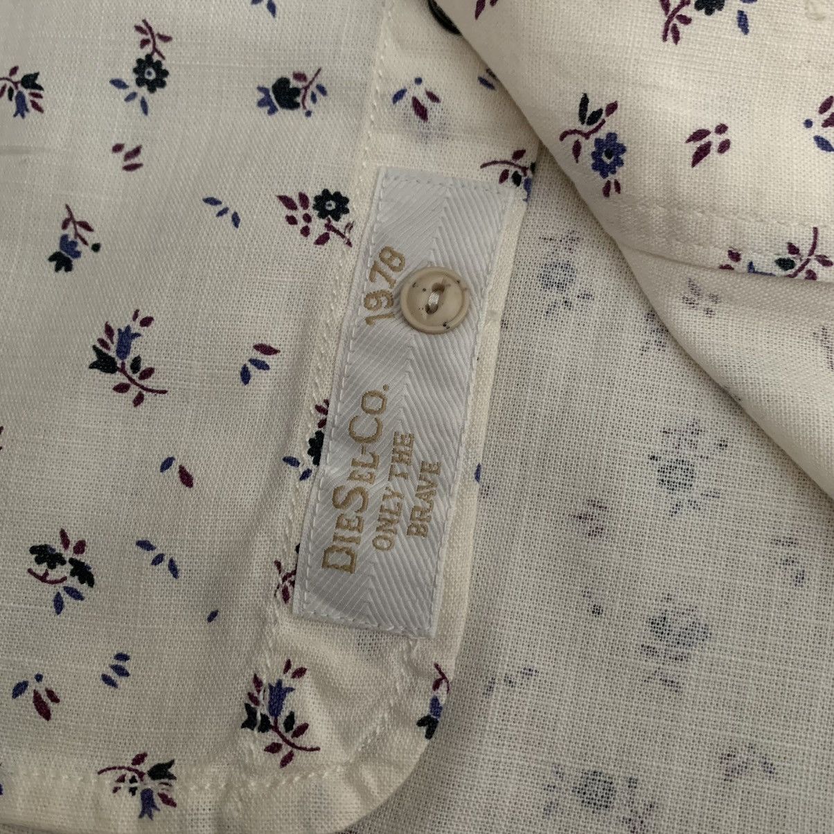 Diesel 🔥DIESEL FLOWER PRINT LONG SLEEVE SHIRT Size US M / EU 48-50 / 2 - 9 Thumbnail