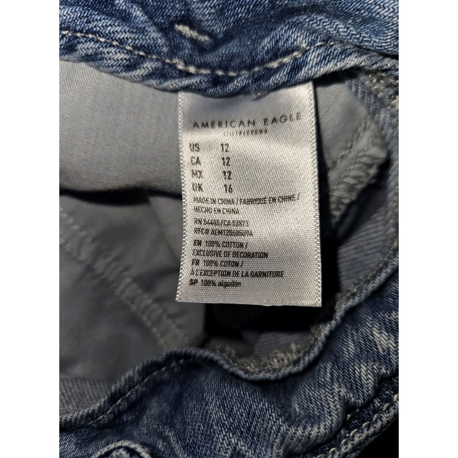 American Eagle Outfitters American Eagle Mom Short Blue Denim Belted Button Fly Distressed Women's 12 Size 34" / US 12 / IT 48 - 3 Thumbnail