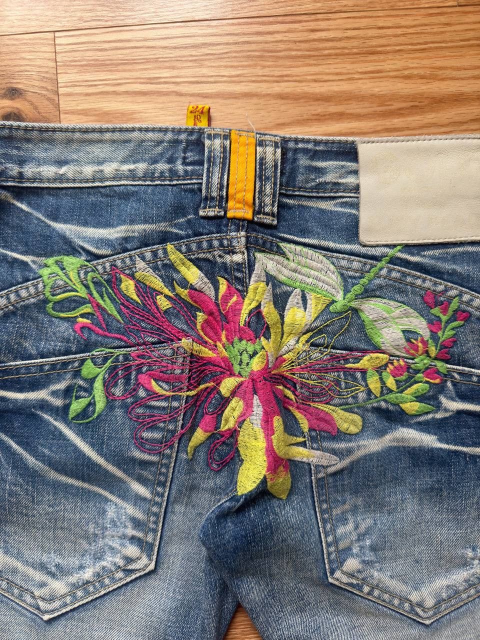 Japanese Brand Lucy Pearl Embroidered Flared Denim Distressed Indigo Jeans Size US 28 / EU 44 - 2 Thumbnail