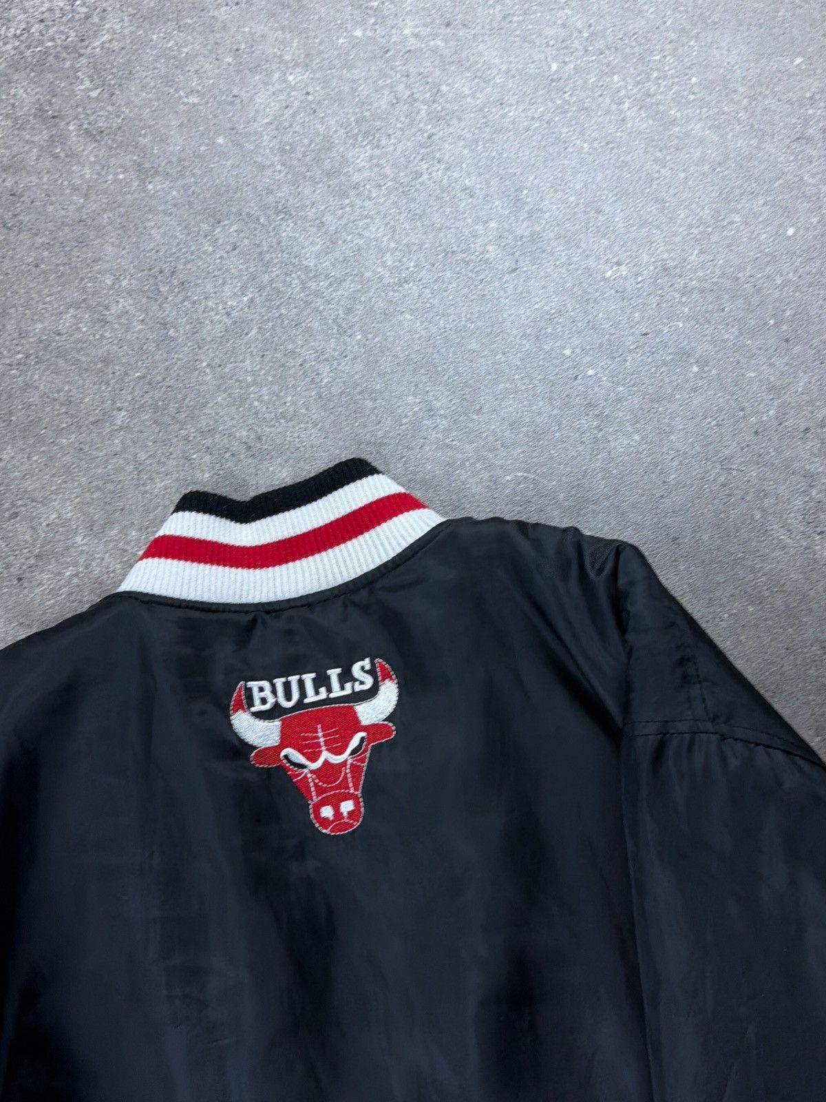 NBA Vintage Starter Chicago Bulls Jacket Bomber NBA Bull Jordan Size US XL / EU 56 / 4 - 4 Thumbnail