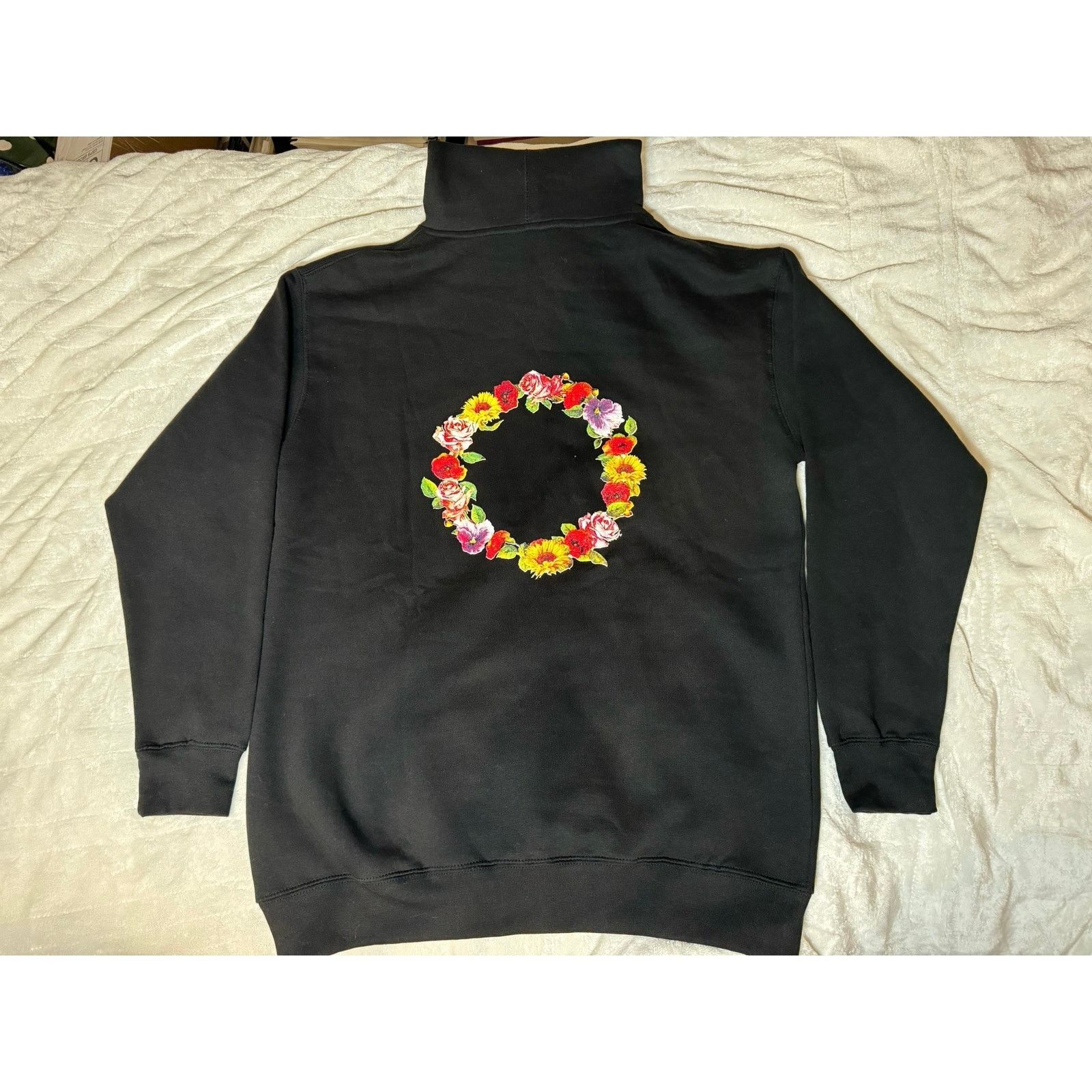 Unknown London Black Scale Flower Wreath Black Pullover Hoodie Men’s Size L Size US L / EU 52-54 / 3 - 10 Thumbnail