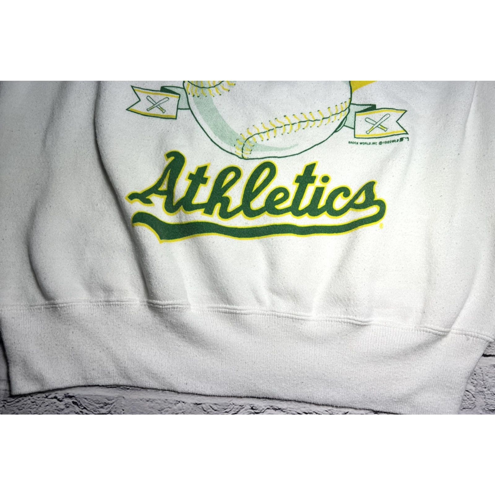 Vintage VINTAGE Brock World 1987 Oakland A's Athletics Sweatshirt M Size US M / EU 48-50 / 2 - 5 Thumbnail