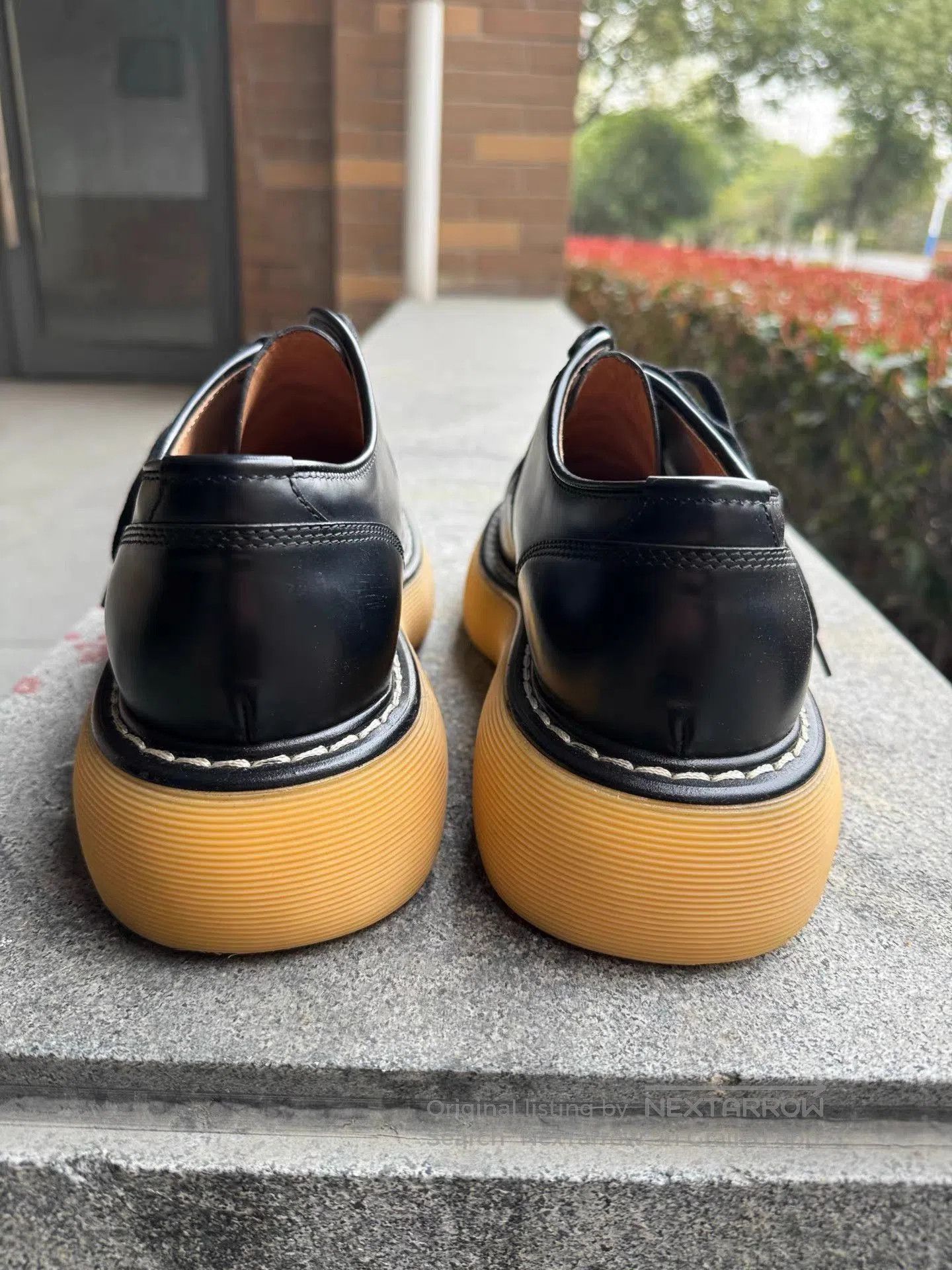 Bottega Veneta Black Leather Lace. Size US 8 / EU 41 - 6 Thumbnail