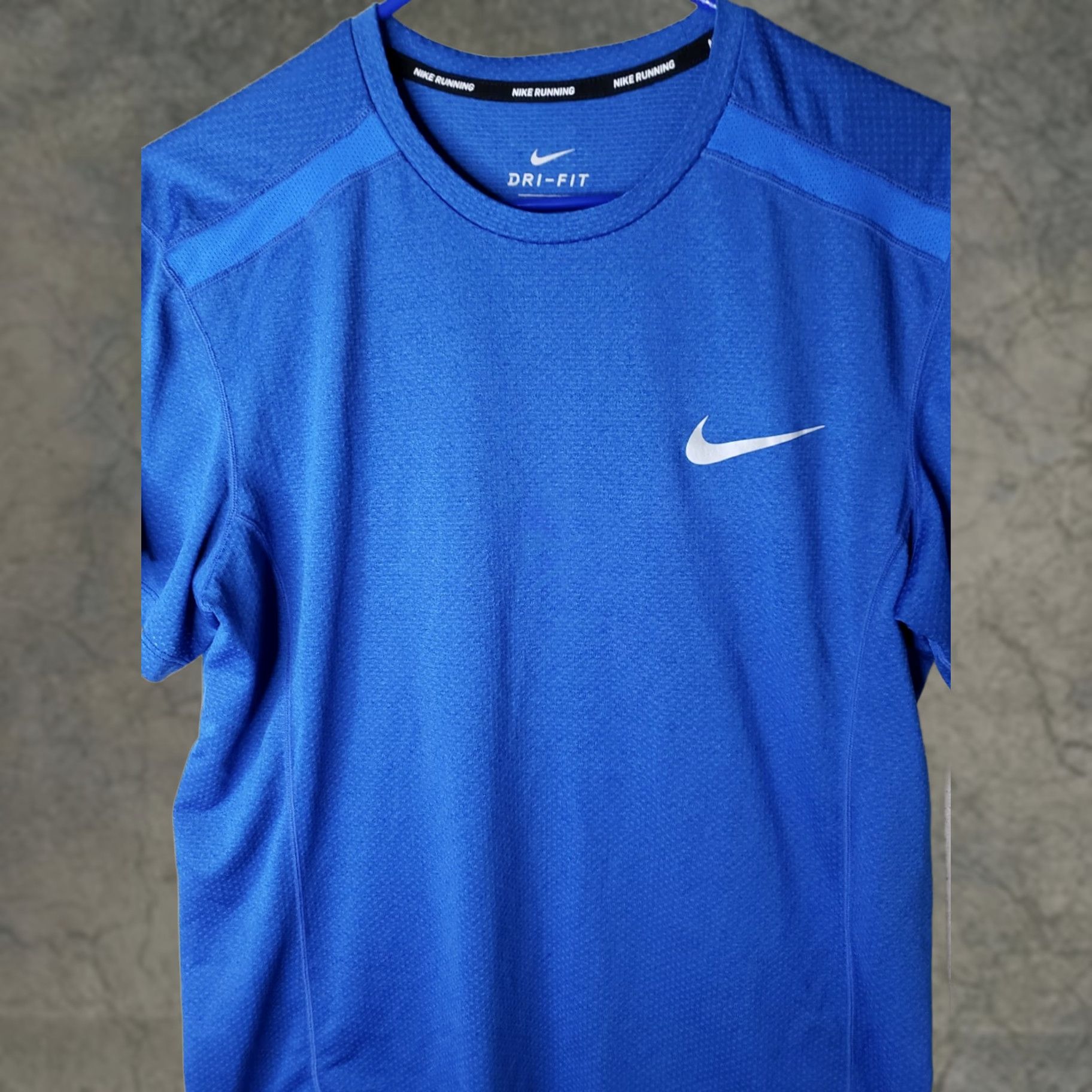 Nike Nike Dri-FIT T-Shirt Men's M Short Sleeve 100% Polyester Blue Nike Running Shirts Size US M / EU 48-50 / 2 - 1 Thumbnail