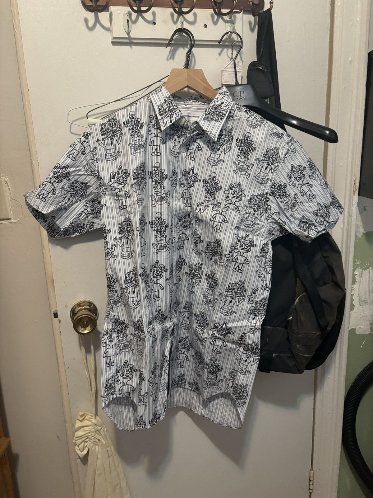 Comme des Garcons SHIRT Comme Des Garçons Shirt Characters Button Up Size US S / EU 44-46 / 1 - 1 Thumbnail