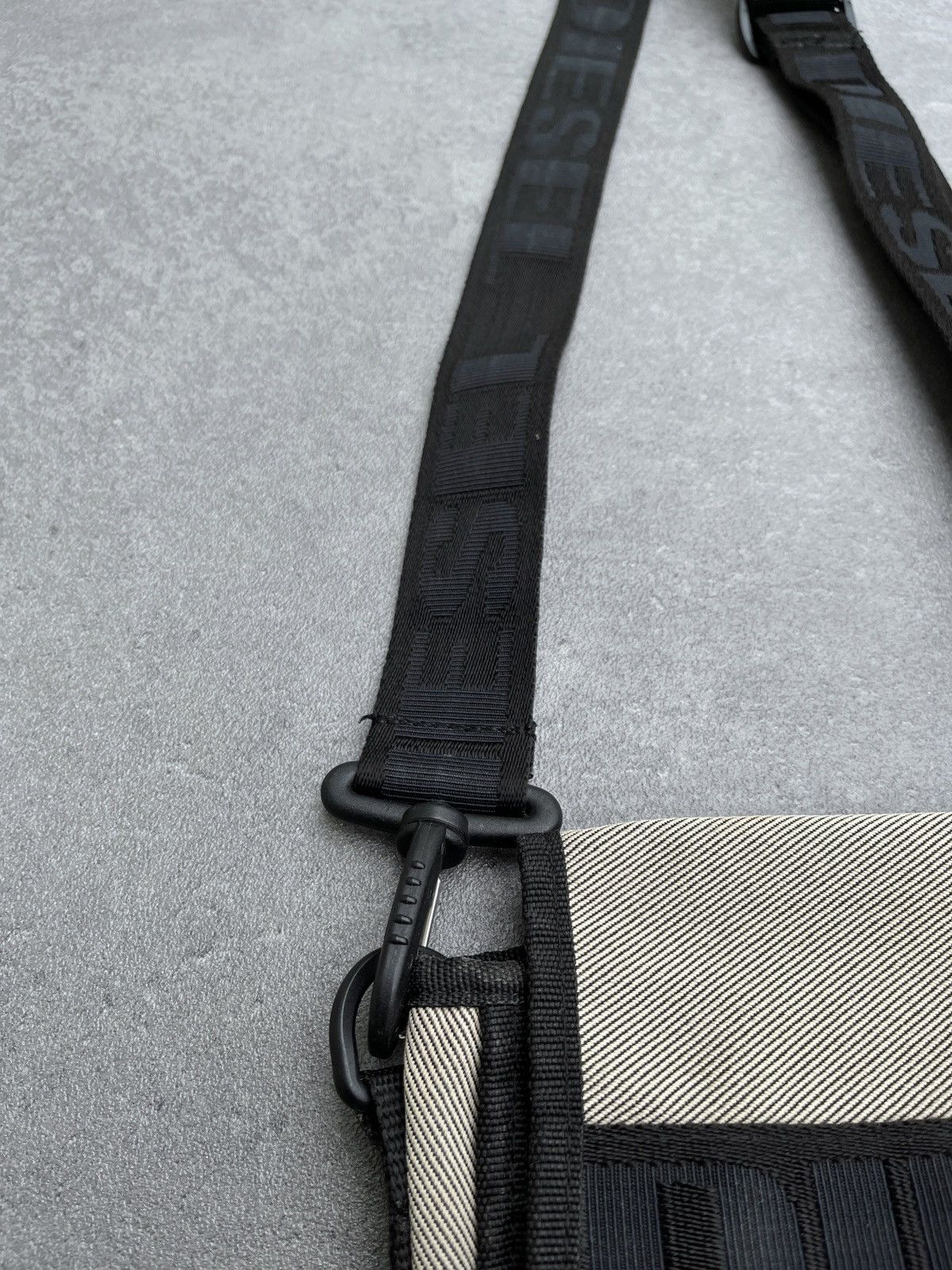 Diesel × Japanese Brand 🔥2000’s DIESEL Big Logo Crossbody Bag Size ONE SIZE - 17 Thumbnail