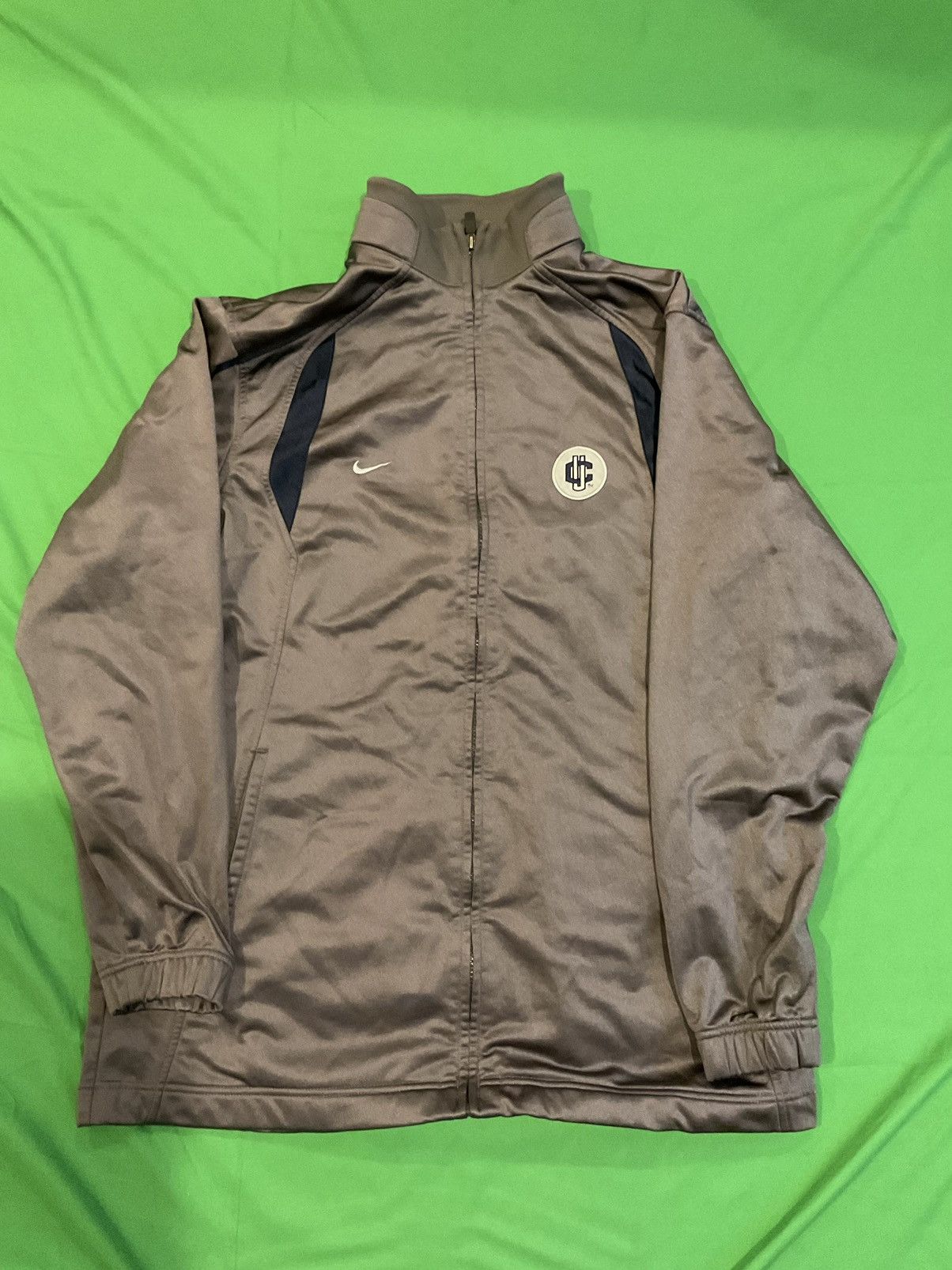 Nike × Vintage Vintage UConn Huskies Nike grey tracksuit top nike Size US L / EU 52-54 / 3 - 1 Thumbnail