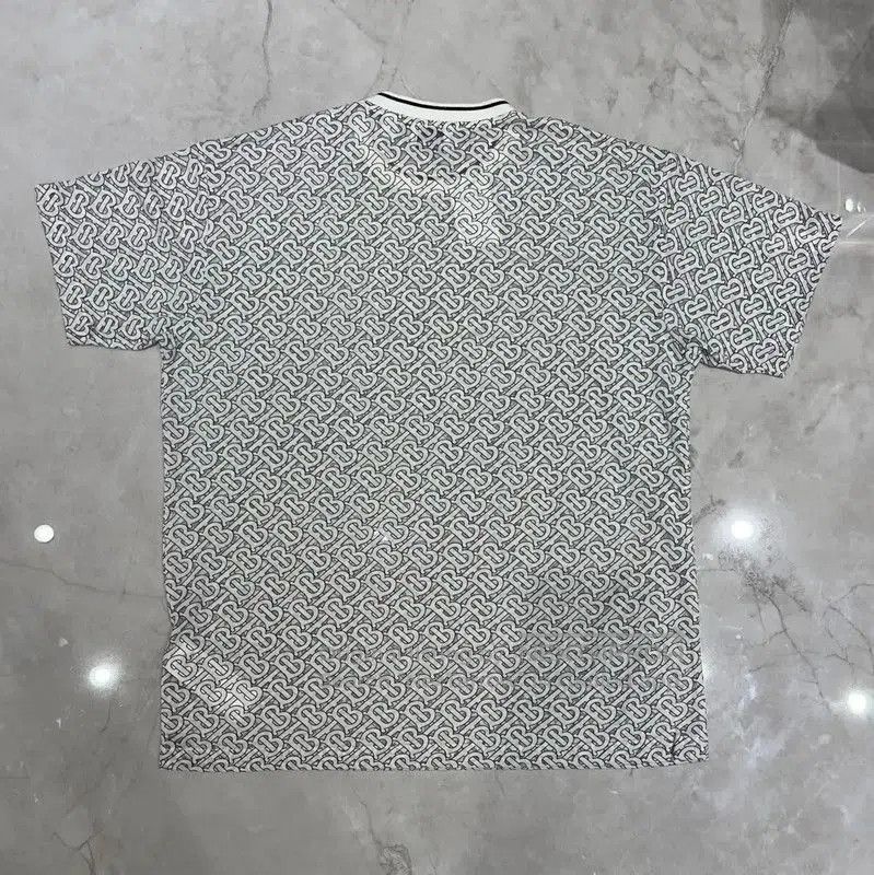 Burberry Burberry White Cotton Printed T-Shirt for Women. Size XS / US 0-2 / IT 36-38 - 2 Thumbnail