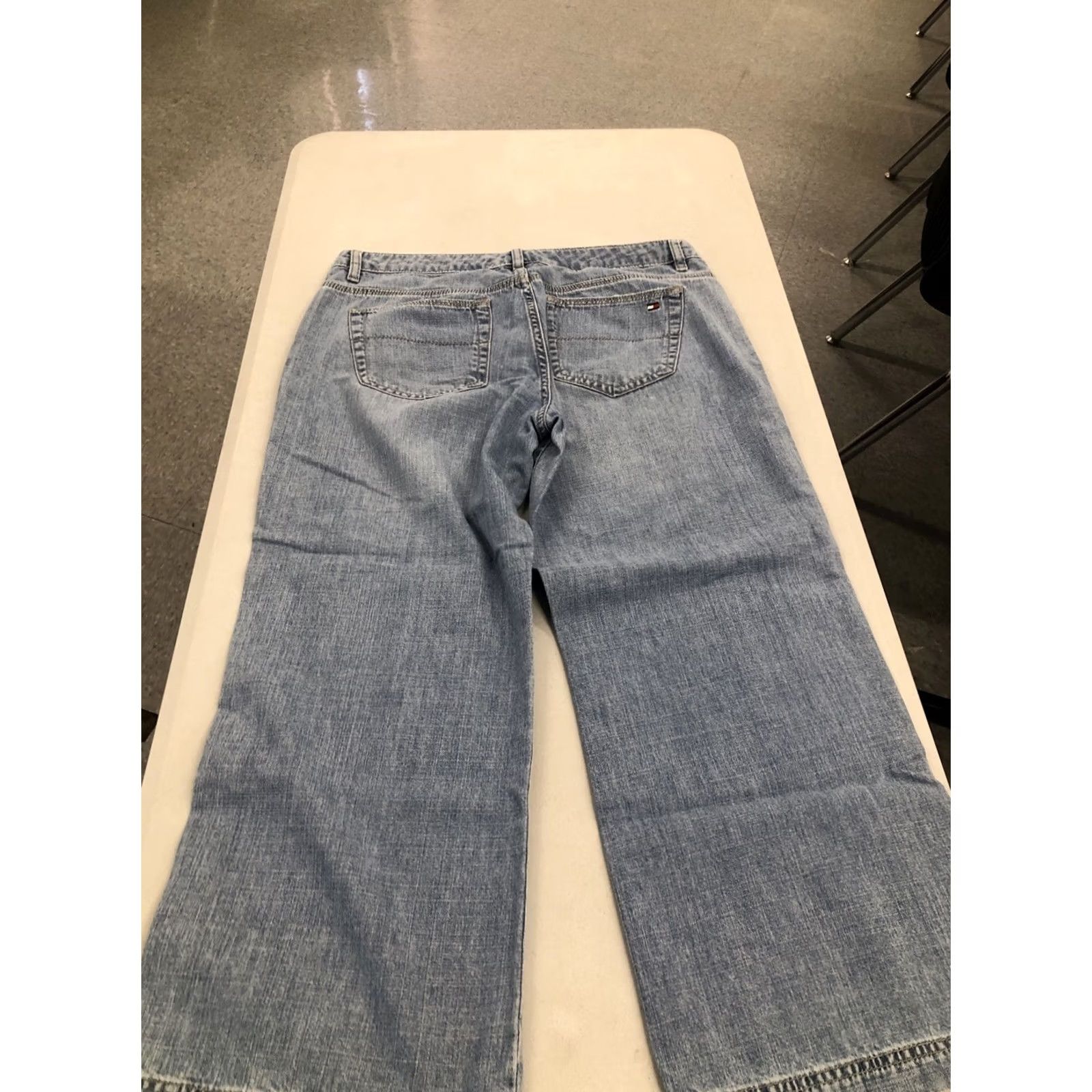 Tommy Hilfiger VINTAGE Tommy Hilfiger Jeans Capri Women 10 Blue 100% Cotton Logo 90s Retro Hipster Mids Rise 25in Inseam 32in Waist 25in 5-Pocket Denim Slim? Size 32" / US 10 / IT 46 - 3 Thumbnail