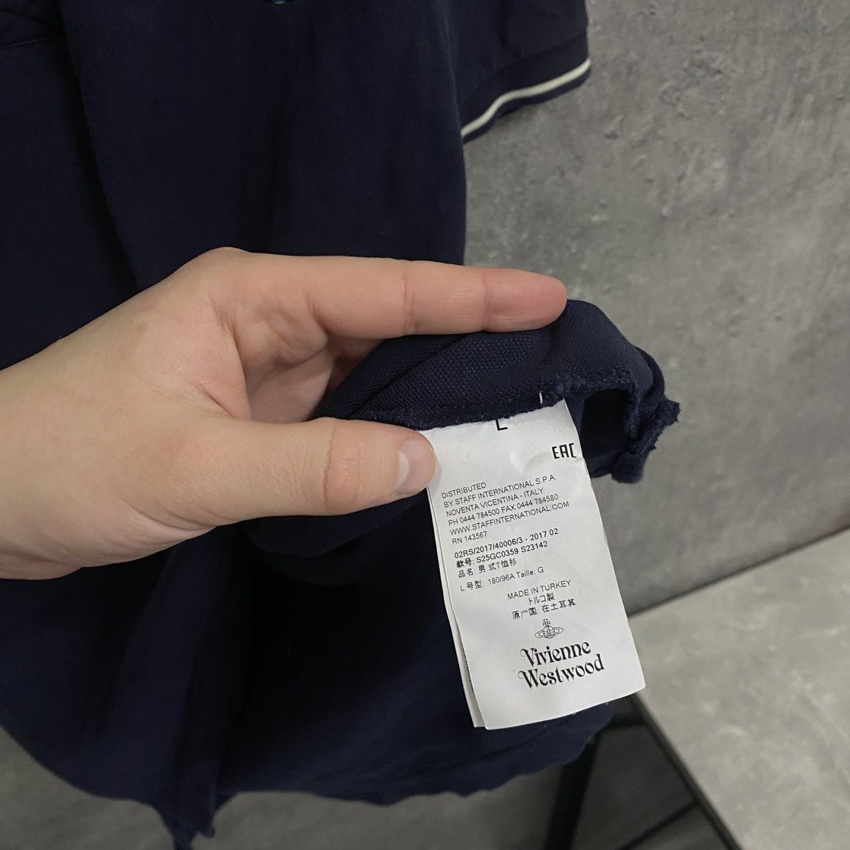Vivienne Westwood Vivienne Westwood Polo T-Shirt Rare Retro Hype Y2K Size US L / EU 52-54 / 3 - 8 Thumbnail