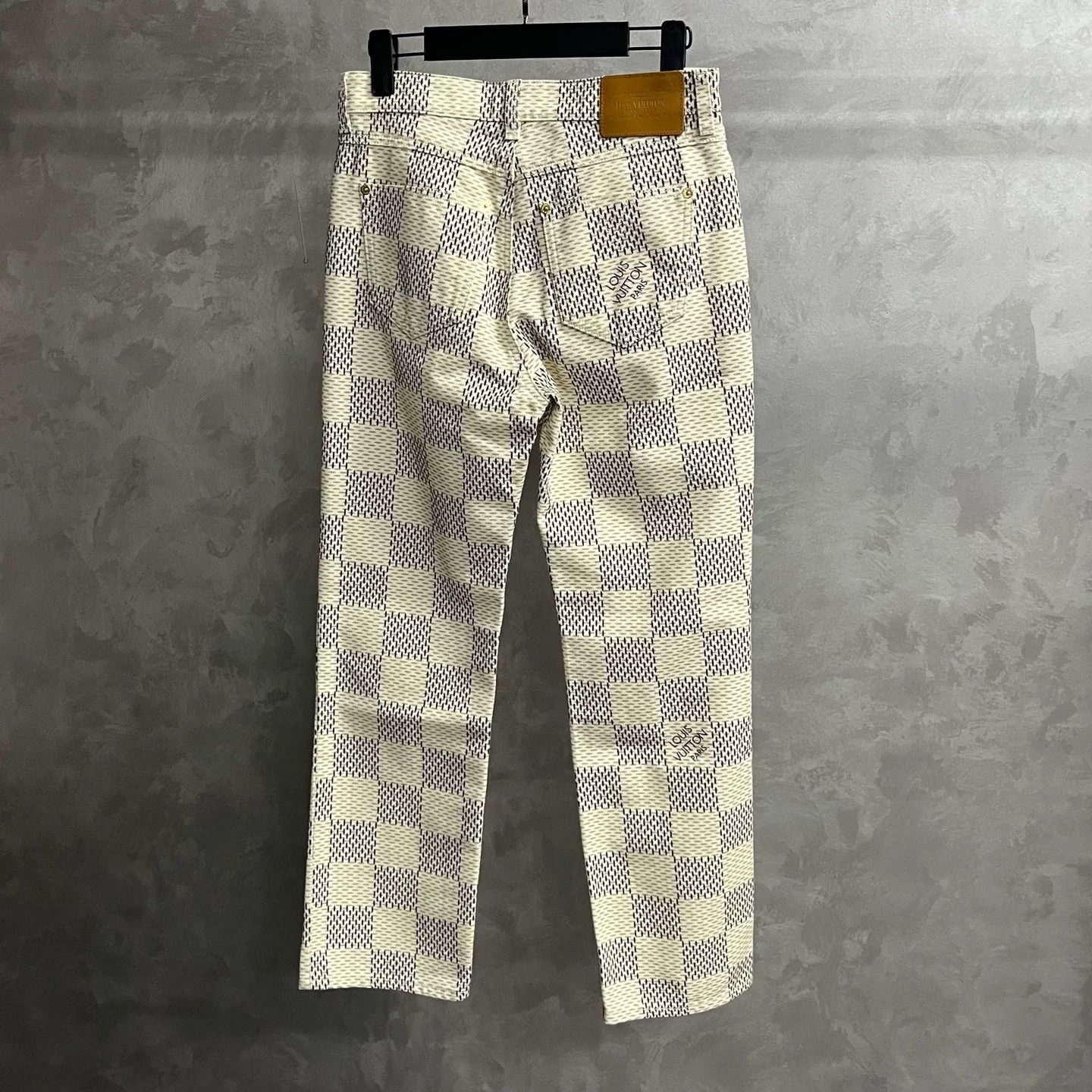 Louis Vuitton Louis Vuitton Beige Check Button Mid-Rise Jeans Size US 36 / EU 52 - 2 Thumbnail