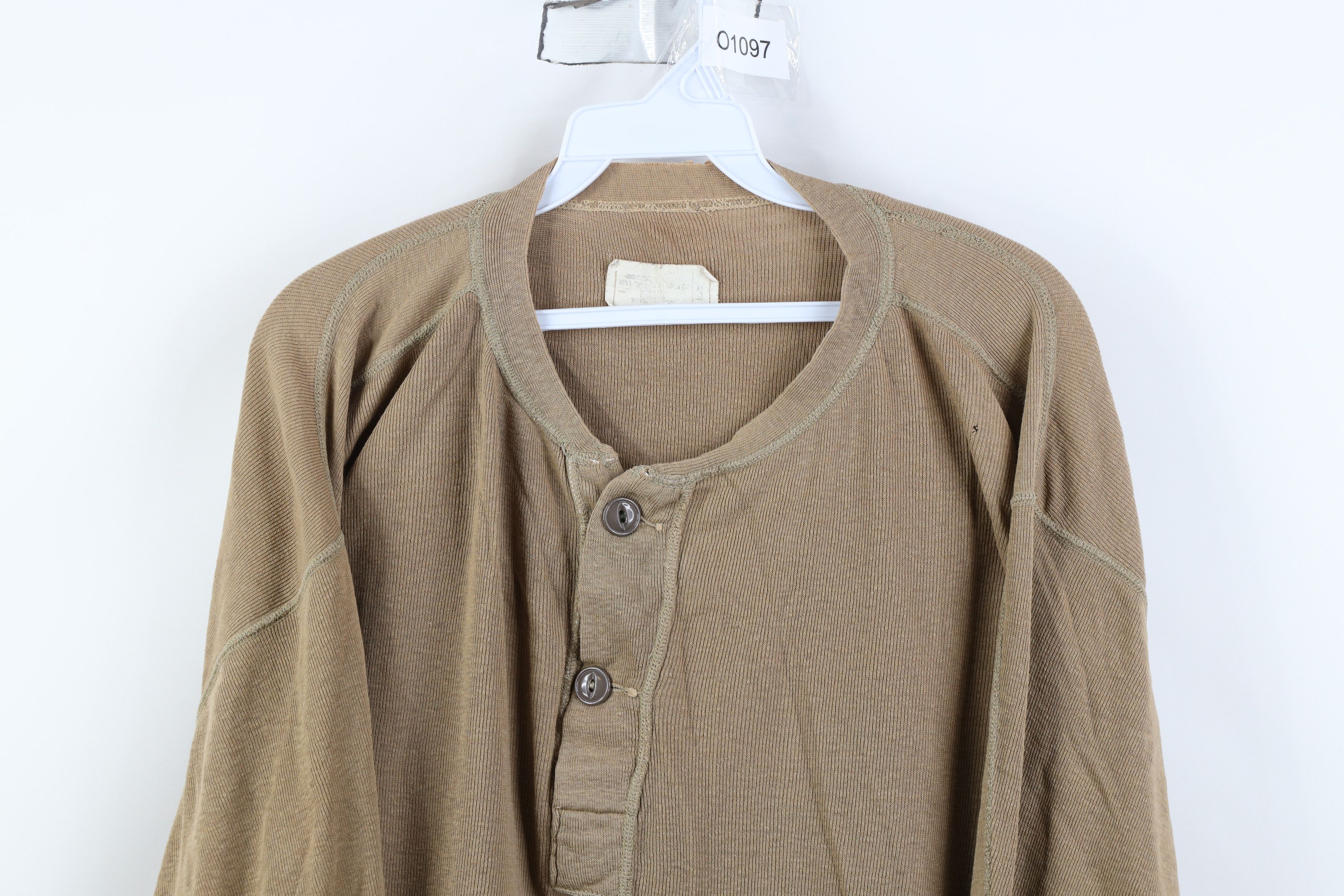 Vintage Vintage USGI Ribbed Knit Henley Undershirt T-Shirt USA Size US XL / EU 56 / 4 - 2 Thumbnail