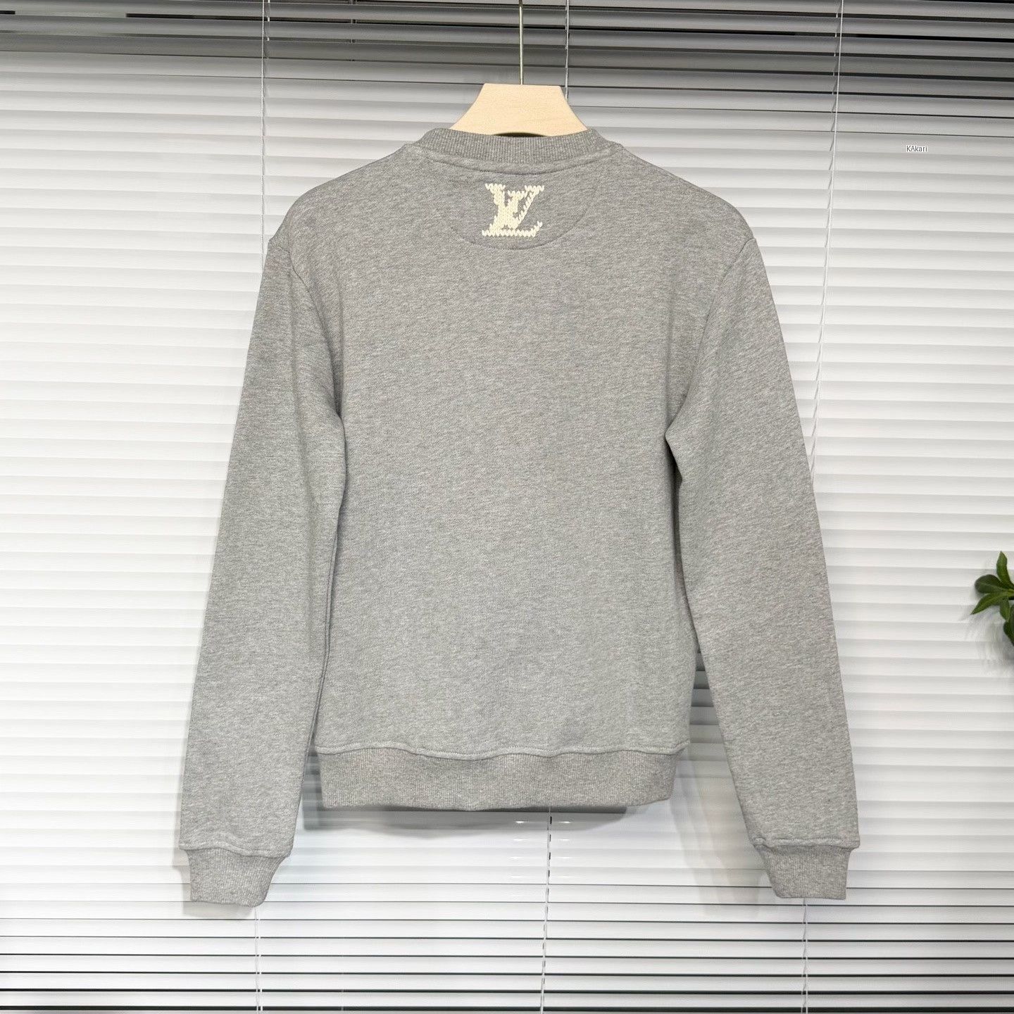 Louis Vuitton Louis Vuitton XS Gray Sweatshirt Size US XS / EU 42 / 0 - 2 Thumbnail