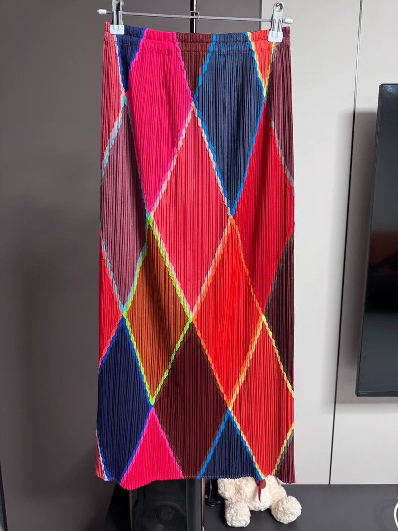 Issey Miyake Issey Miyake size:1 Red diamond-shaped striped patchwork p Size 23" - 1 Thumbnail
