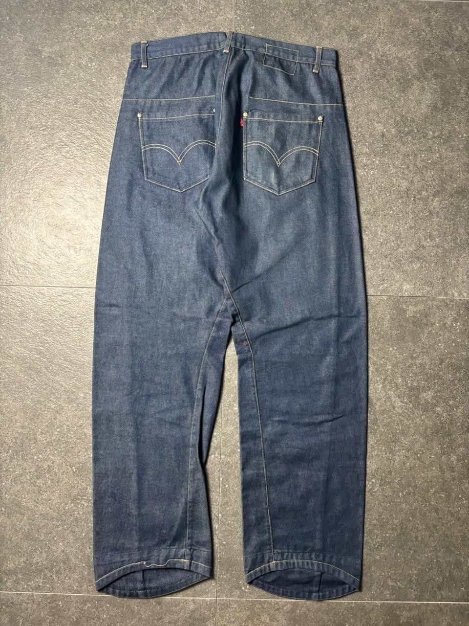 Levi's 2000s Levi's Engineered Twisted Jeans Size US 31 - 9 Thumbnail