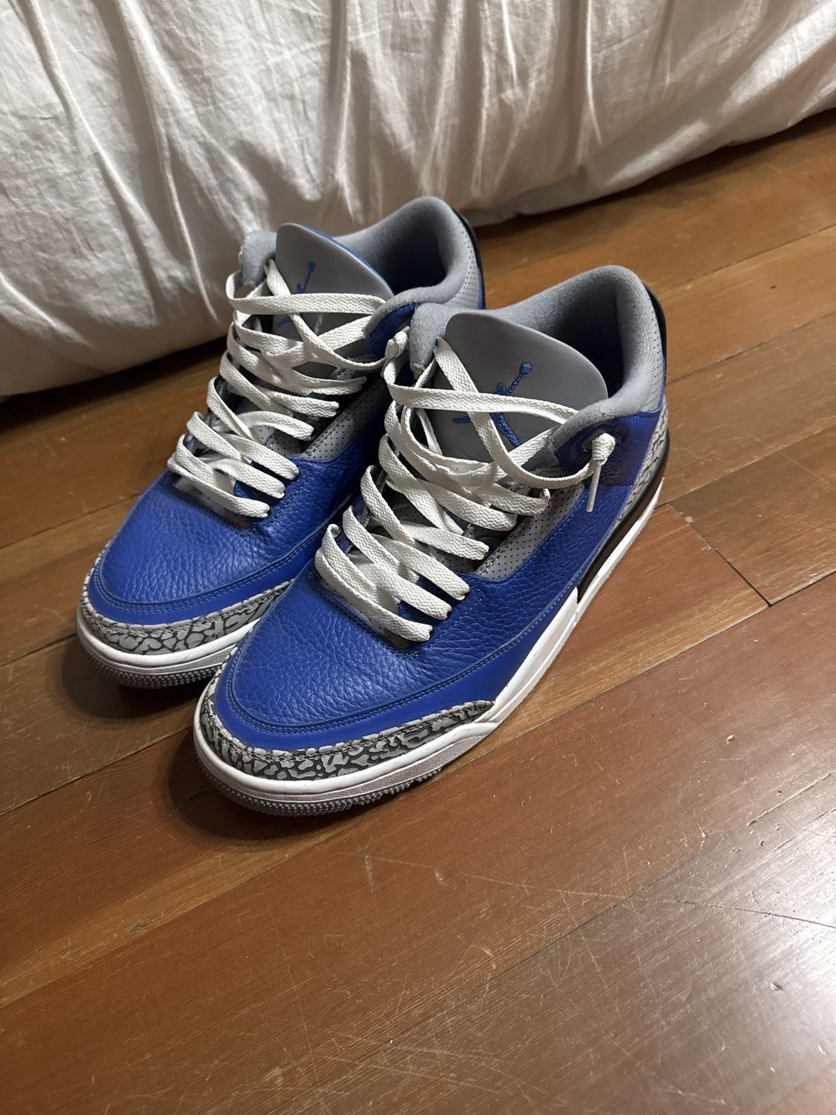 Jordan Brand × Nike Air Jordan 3 varsity royal Size US 10.5 / EU 43-44 - 3 Thumbnail