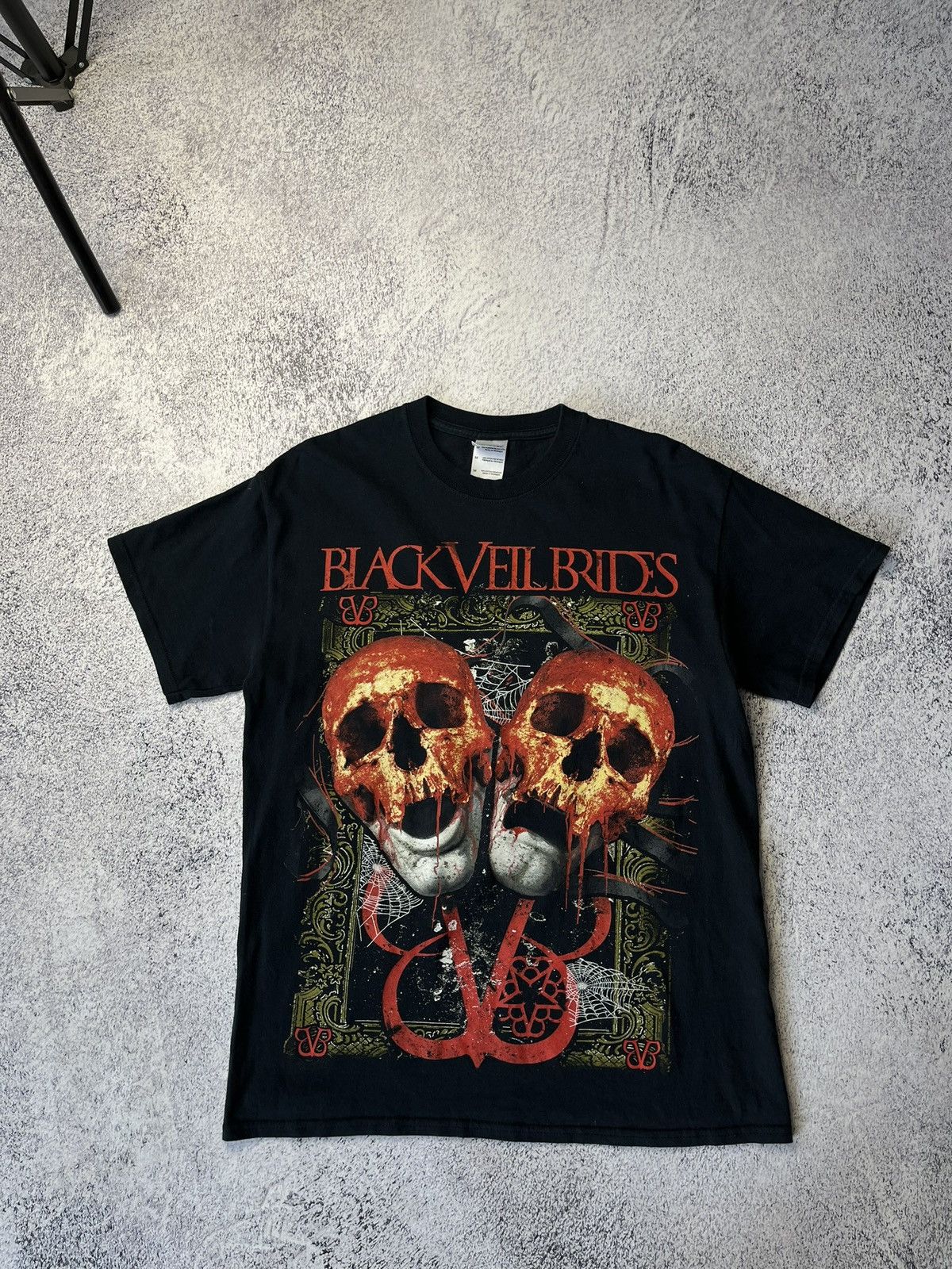 Band Tees Vintage Black Veil Brides 2013 Tour t-shirt Size US M / EU 48-50 / 2 - 7 Thumbnail