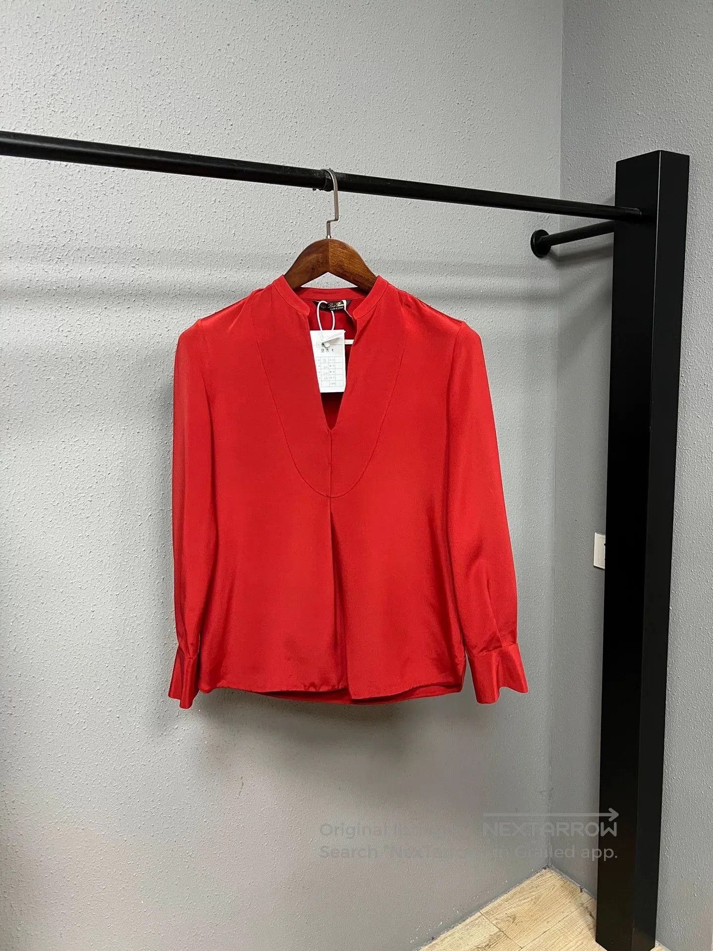 Loro Piana red silk shirt by Loro Piana. Size M / US 6-8 / IT 42-44 - 1 Thumbnail