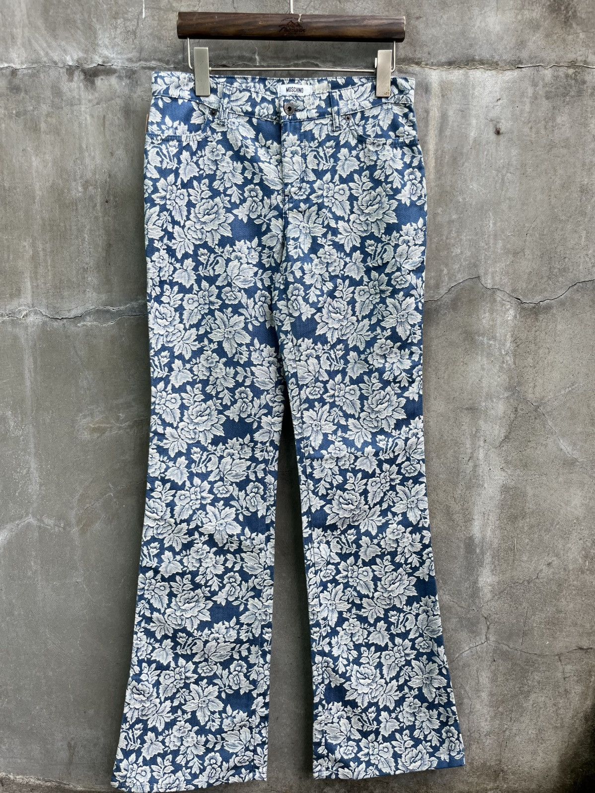 Moschino Floral Tapestry Flared Jeans Size 28" / US 6 / IT 42 - 1 Thumbnail