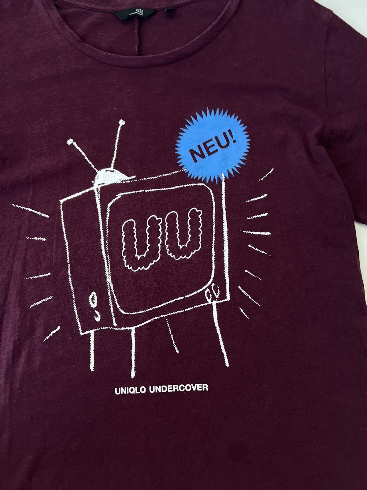 Japanese Brand UDERCOVER UNIQLO UU NEU TV Y2K TEE RARE VINTAGE Size US XL / EU 56 / 4 - 2 Thumbnail