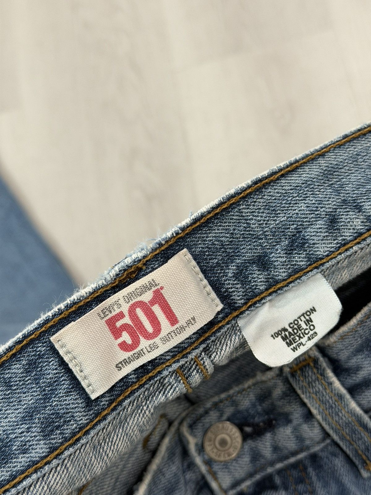 Levi's Vintage Clothing Vintage Levis 501 Jeans Light Wash Straight Leg Button Fly Size US 33 - 9 Thumbnail