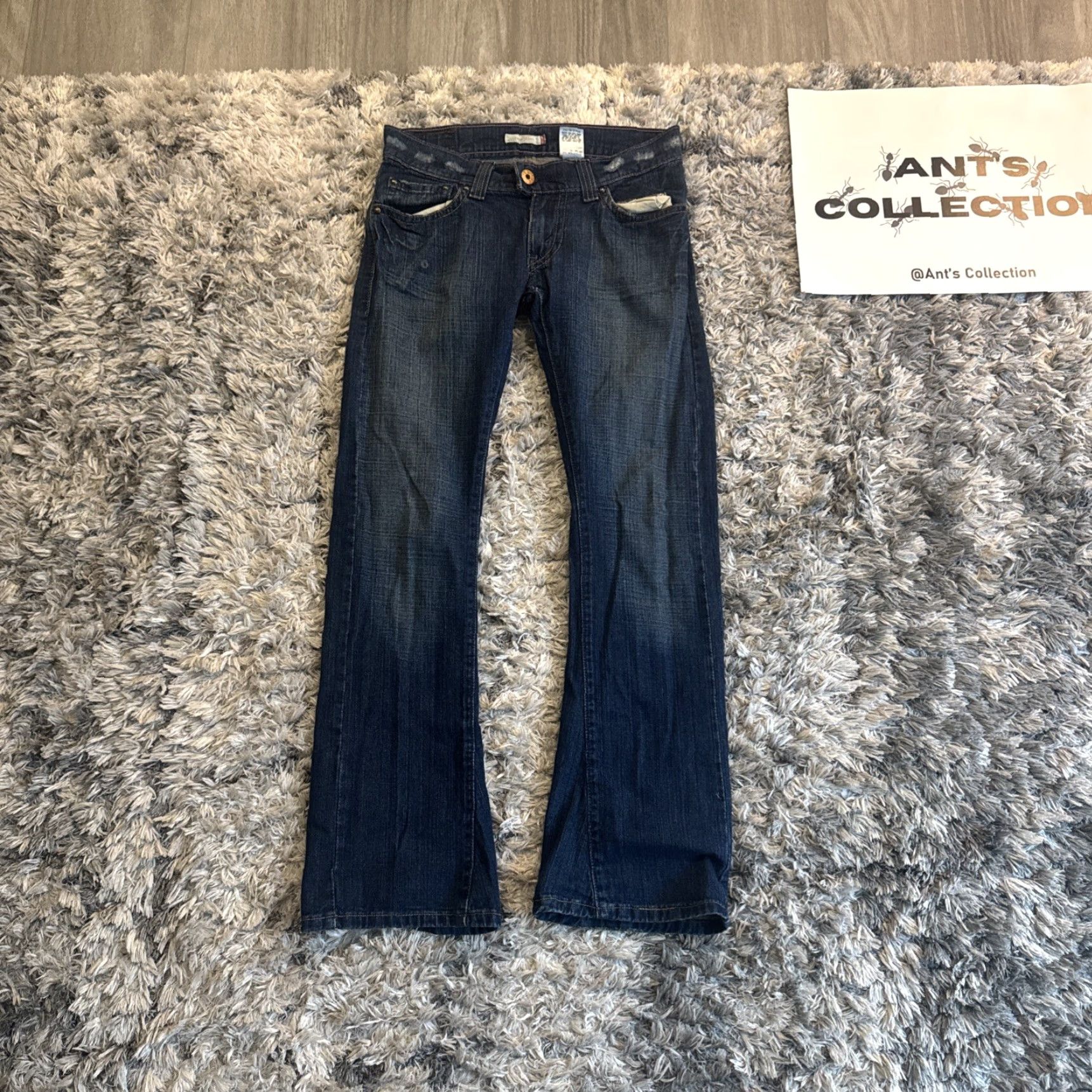 Levi's VINTAGE Levi's Jeans Blue Denim Women 7 Regular 31x30 Flared Y2K HTF Rare Distressed 00’s Size 28" / US 6 / IT 42 - 6 Thumbnail