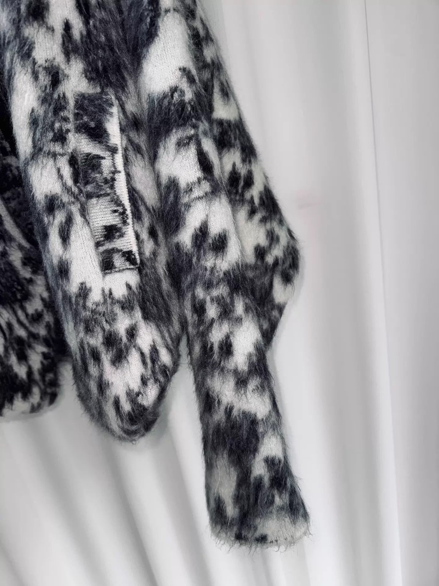Saint Laurent Paris SLP 22SS Batwing Printed Cardigan Jacket Mohair-Wool Unisex Size US XS / EU 42 / 0 - 2 Thumbnail