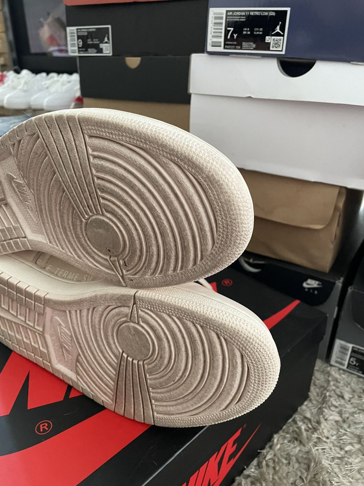 Jordan Brand Jordan 1 Guava Ice Size US 10.5 / EU 43-44 - 8 Thumbnail