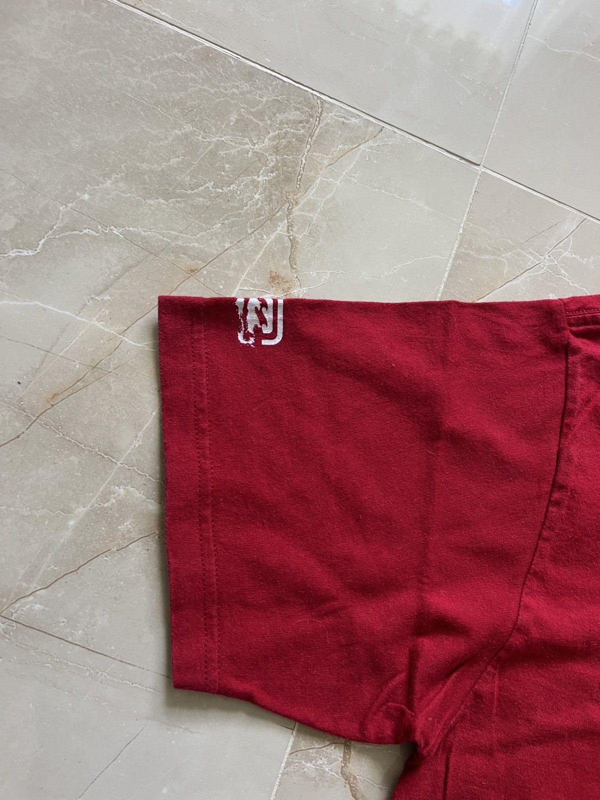 Billabong × Vintage Vintage billabong red t-shirt with large logo on the chest Size US L / EU 52-54 / 3 - 7 Thumbnail