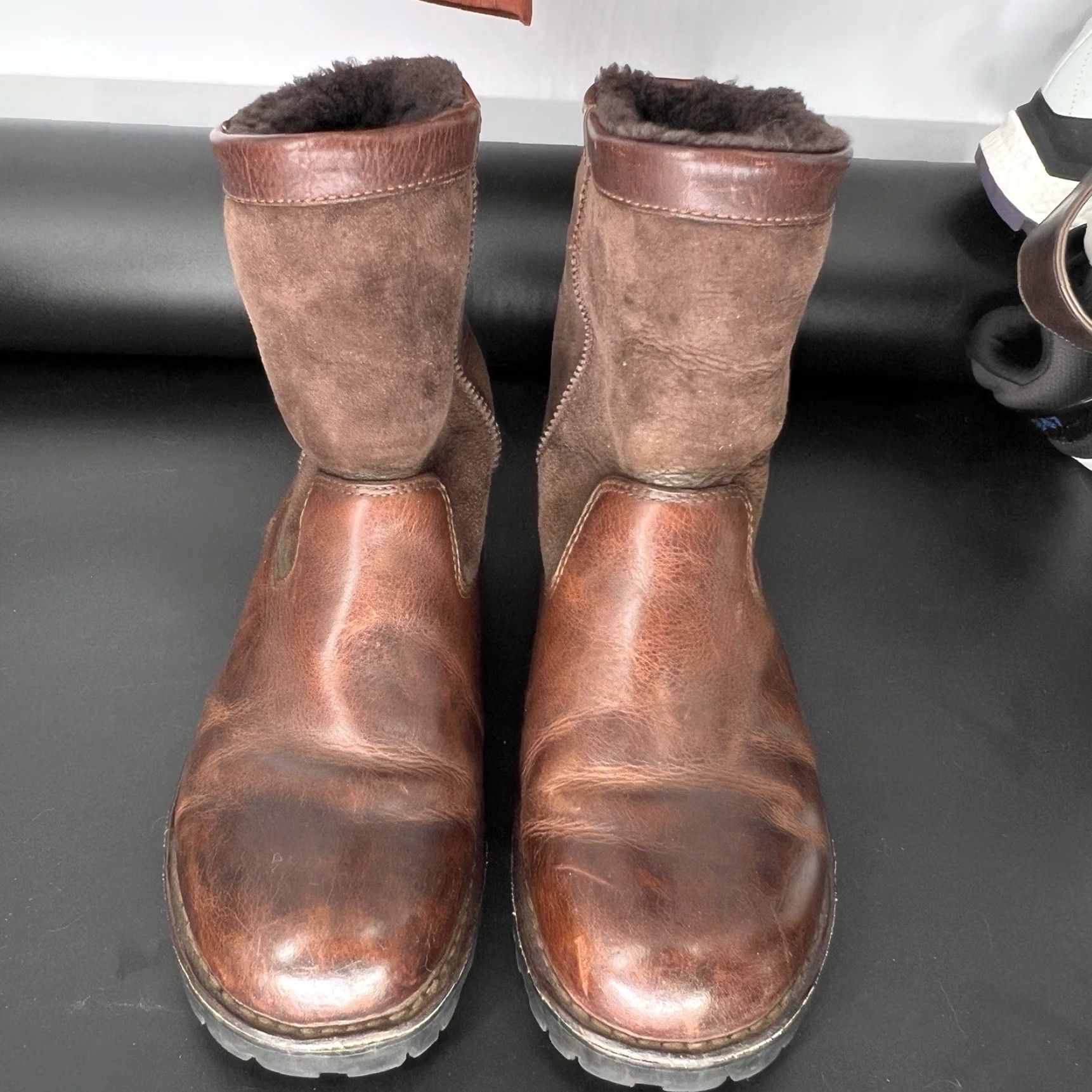 Ugg Men’s beacon boot UGG Beacon Boots Mens Size 10 Brown Leather Suede Shearling  main image 2