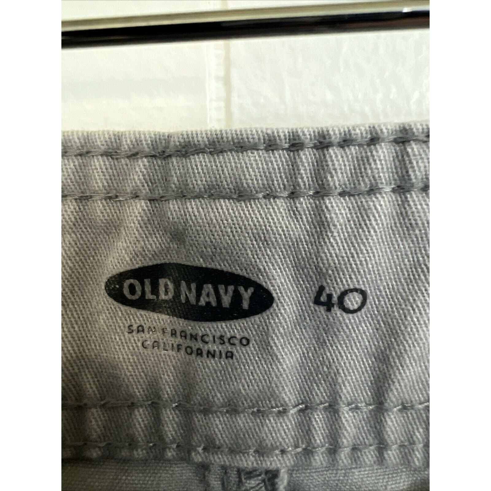 Old Navy EUC old navy shorts men size 40 gray cargo pockets 10” In Size US 40 / EU 56 - 2 Thumbnail
