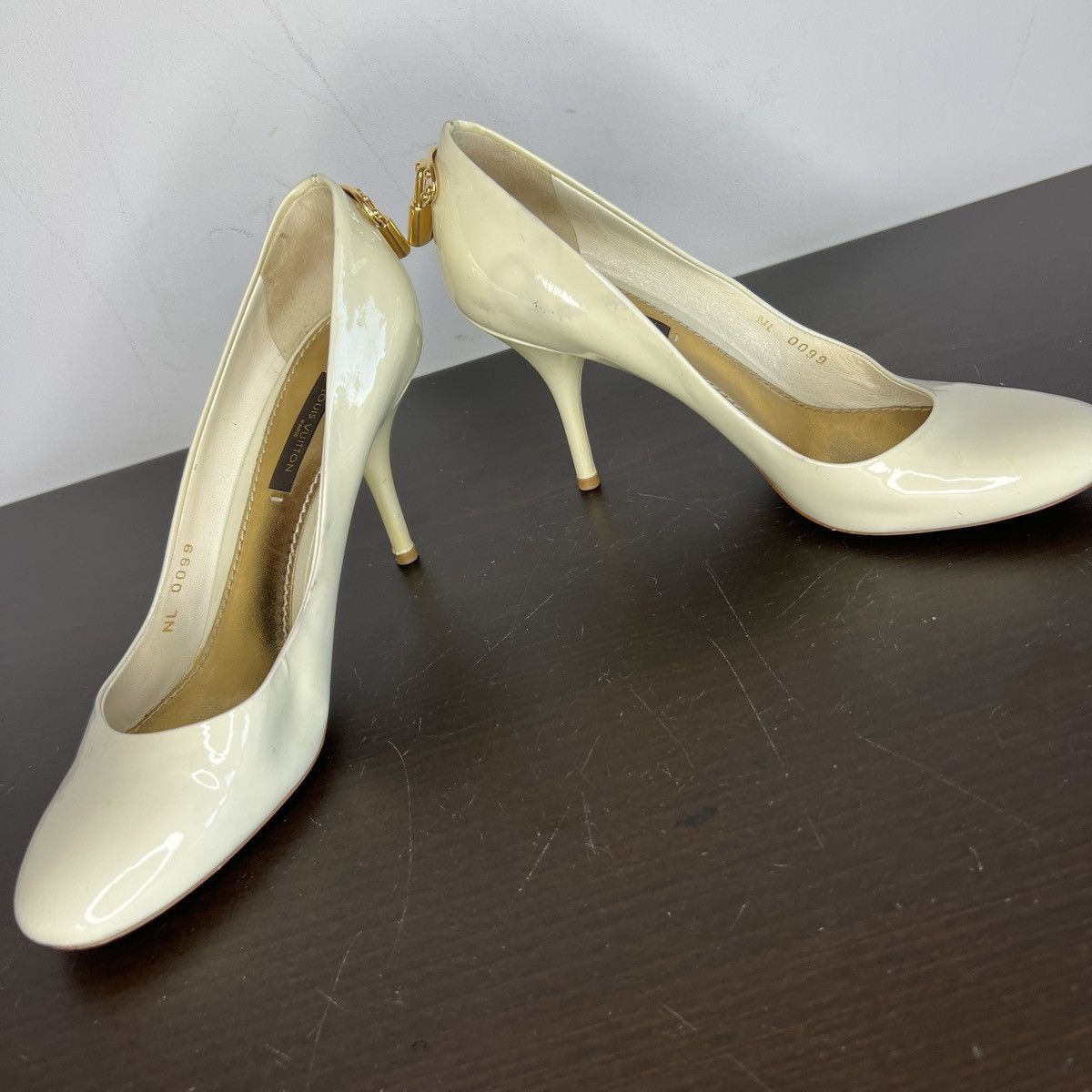Louis Vuitton Louis Vuitton Patent Leather Beige Heels Shoes Y2K Padlock Size US 5.5 / IT 35.5 - 8 Thumbnail