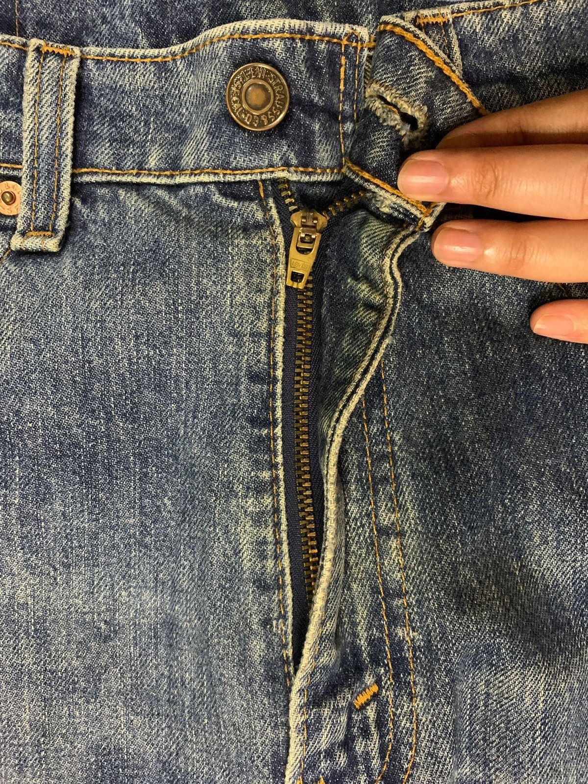 Vintage 90s Levis 519 Blue Wash Distressed Baggy Jeans 32x29