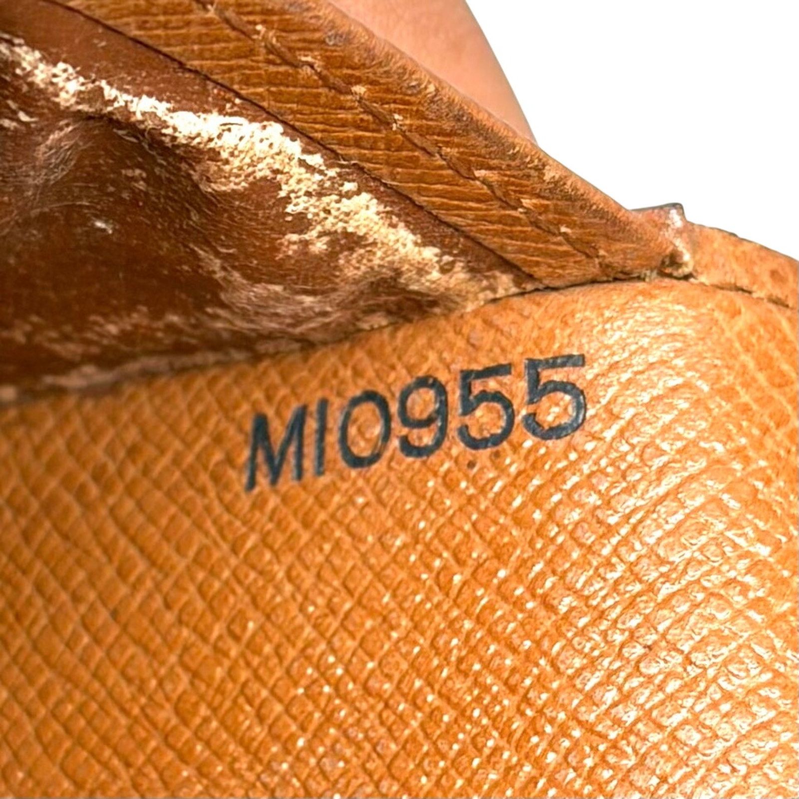 Louis Vuitton Louis Vuitton Monogram Long Wallet / Passport Case Size ONE SIZE - 10 Thumbnail