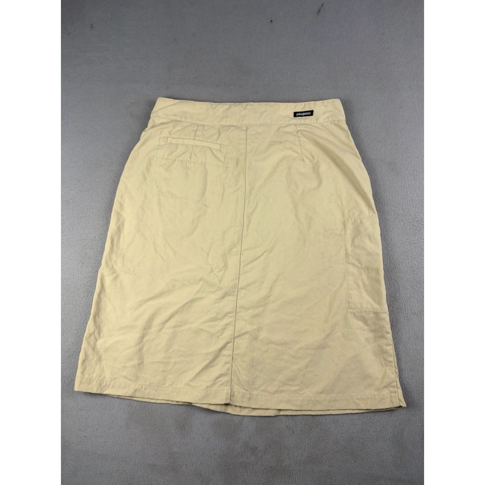 Patagonia VINTAGE Patagonia Skirt Women’s 14 Beige Nylon Pleated Front Outdoors Cargo Pockets Lightweight Long Size 36" / US 14 / IT 50 - 6 Thumbnail