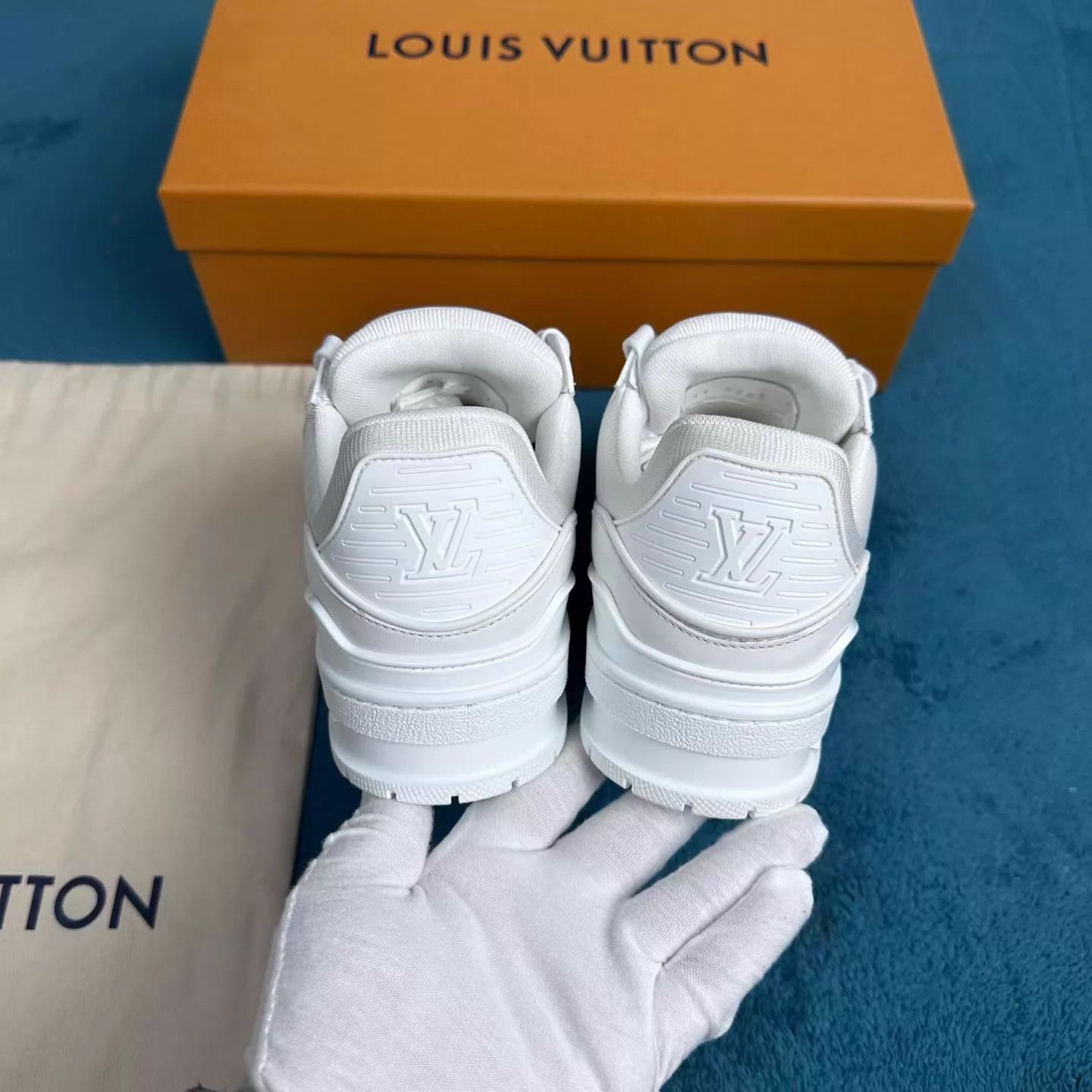 Louis Vuitton LV Trainer Low-Top Sneaker White 37.5 Size US 7 / IT 37 - 4 Thumbnail