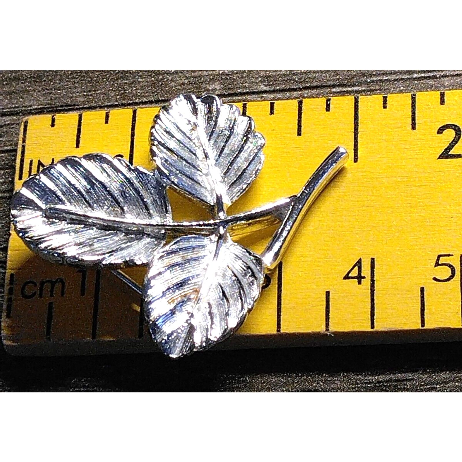 The Unbranded Brand Sarah Coventry Three Leaf Leaves Brooch Pin & Clip Earrings Size ONE SIZE - 5 Thumbnail