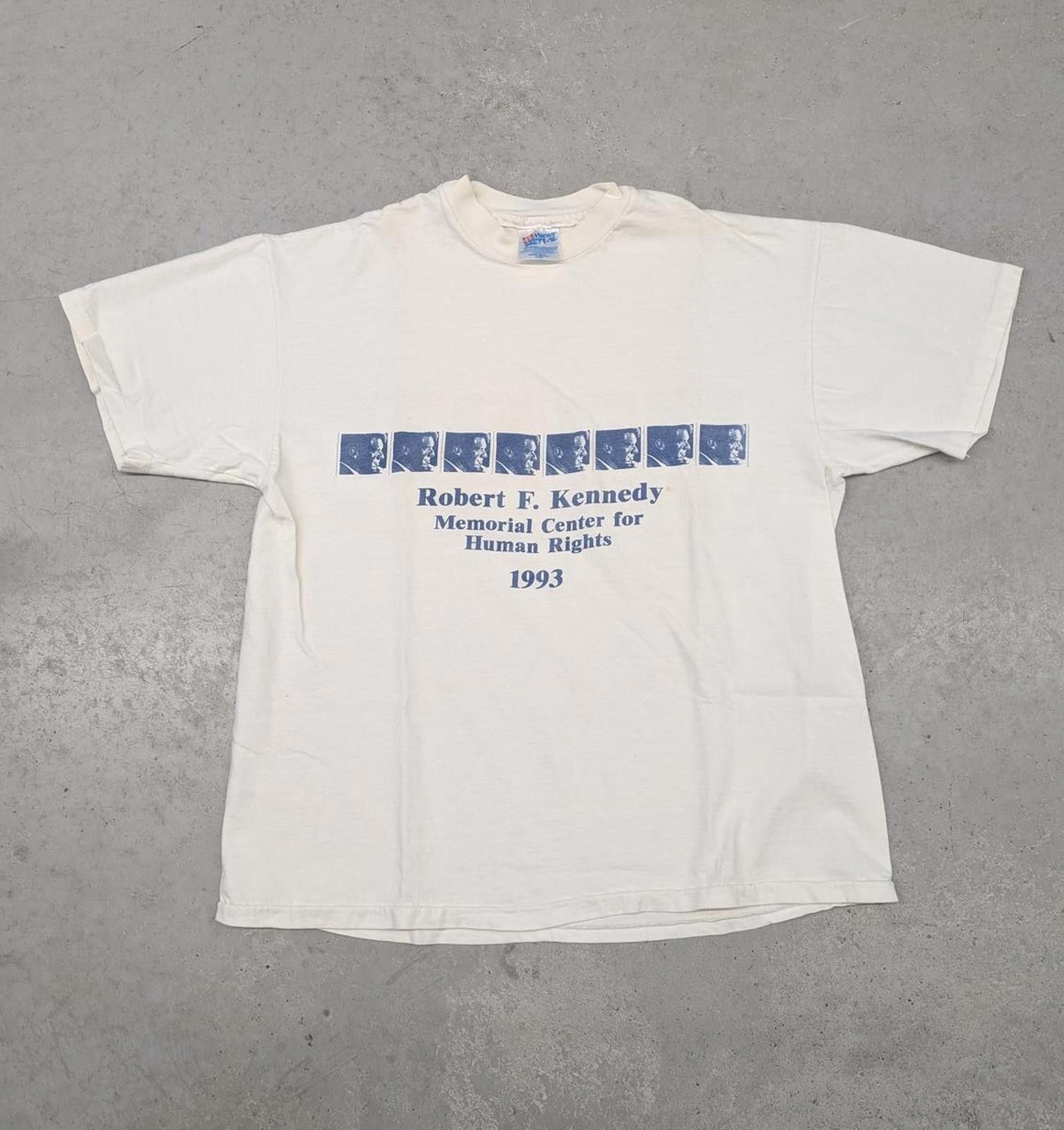 Hanes Vintage 90s RFK Memorial Center Quote t-shirt Size US L / EU 52-54 / 3 - 1 Thumbnail