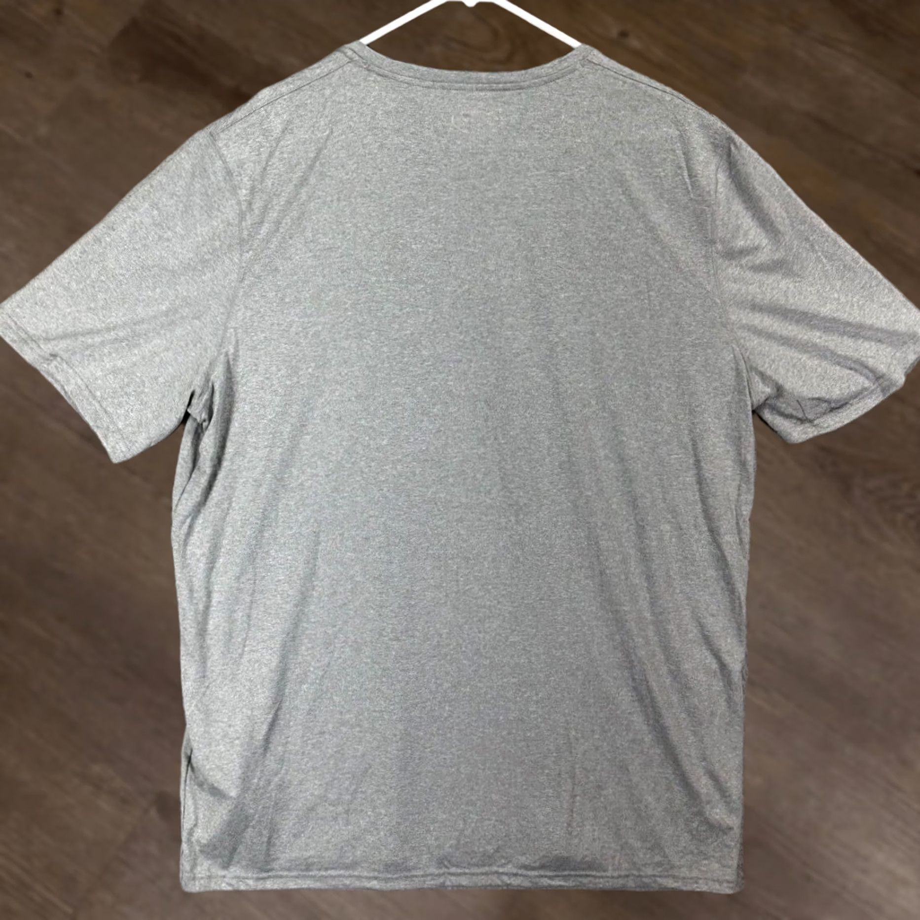 Under Armour Under Armour Shirt XL Black? Grey HeatGear Loose Gym Activewear Mens NEW Size US XL / EU 56 / 4 - 1 Thumbnail